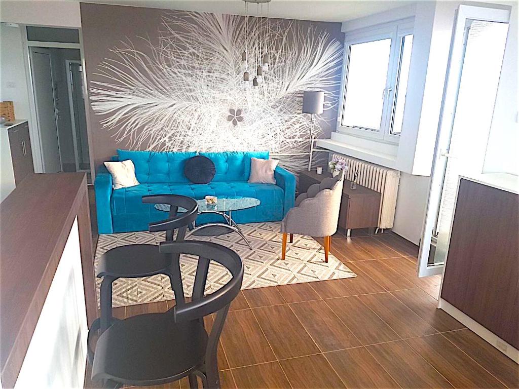 One-Bedroom Apartment photo 3