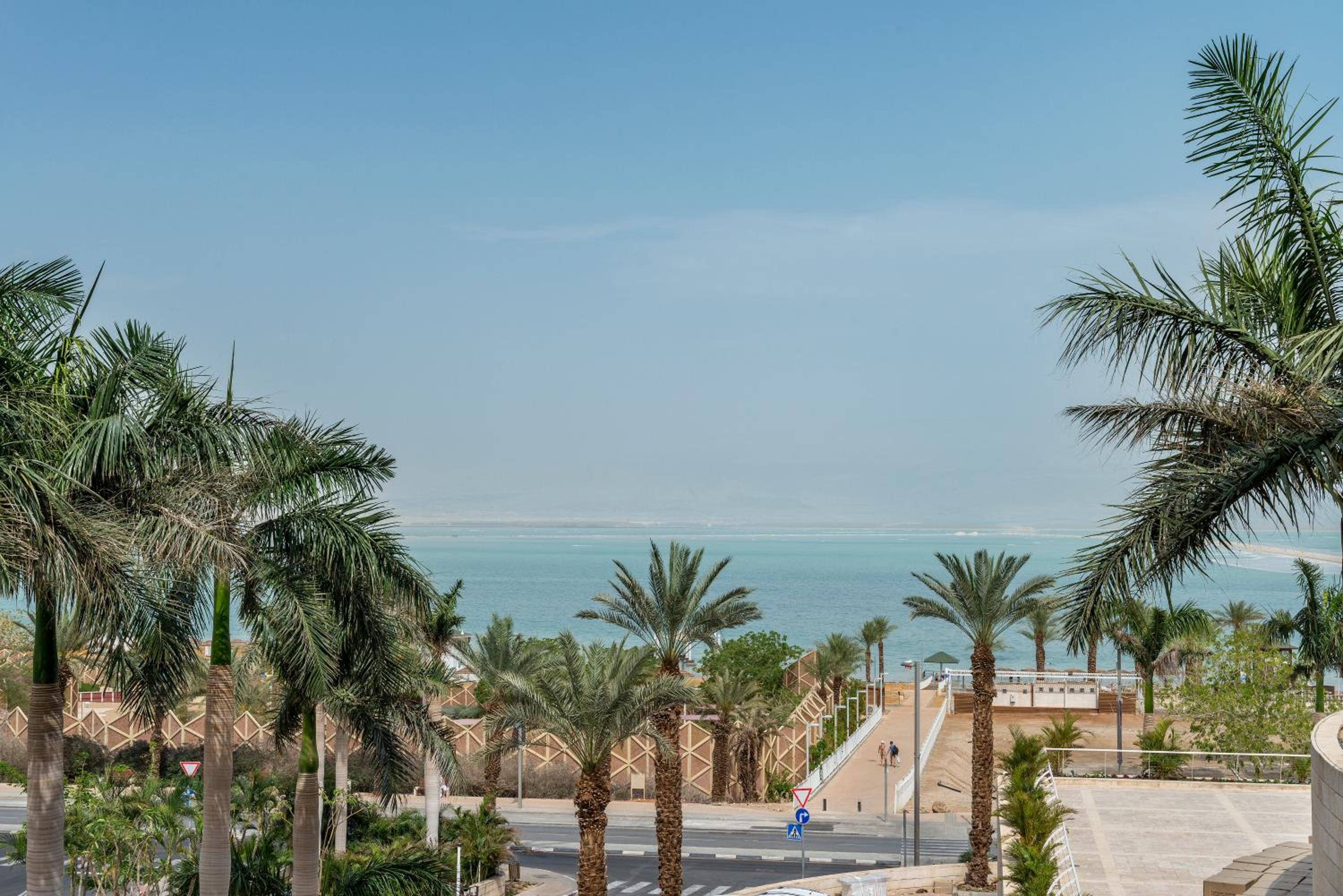 Studio Room With Dead Sea-View - Photo 4