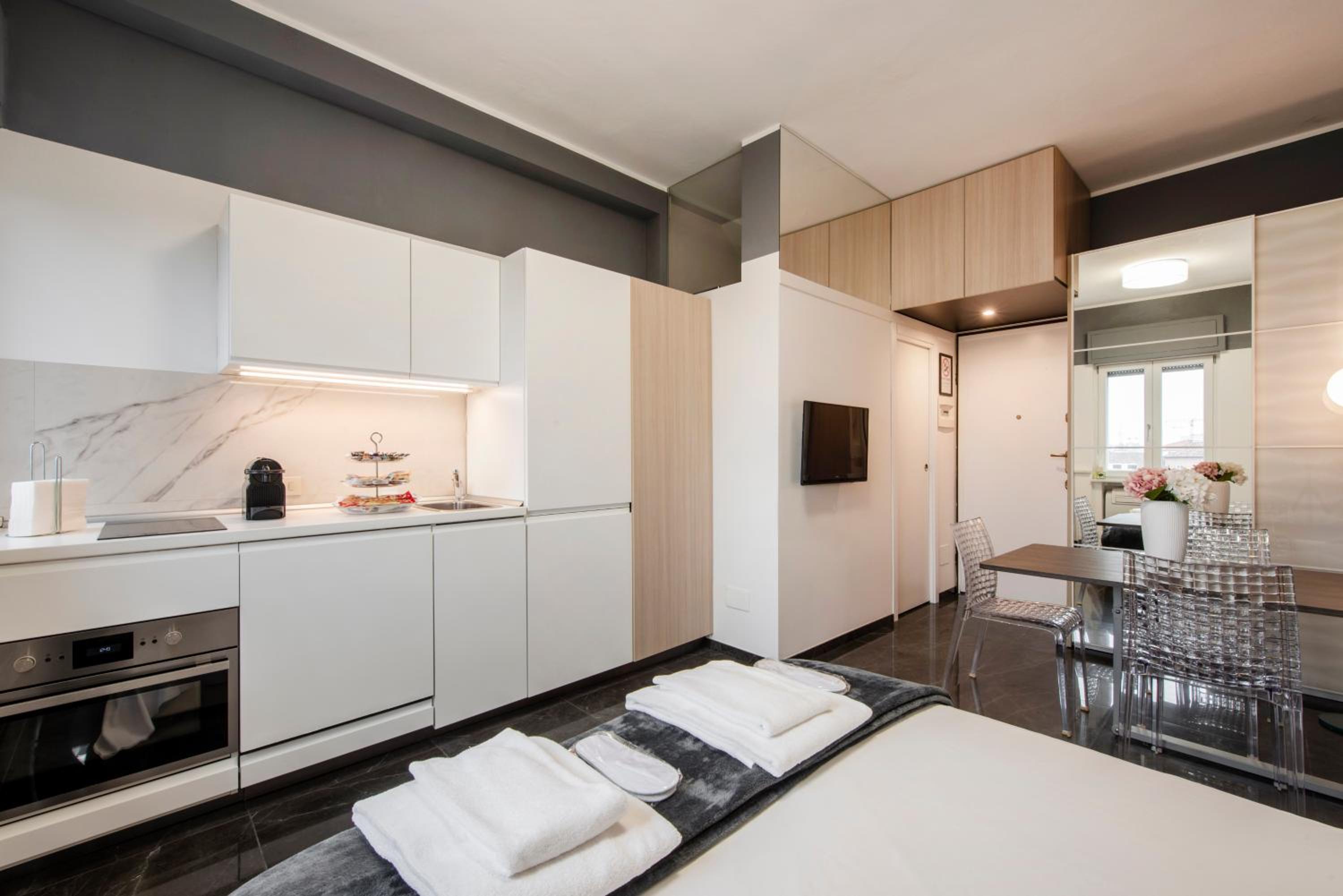 Studio Cavour - Via Senato 37