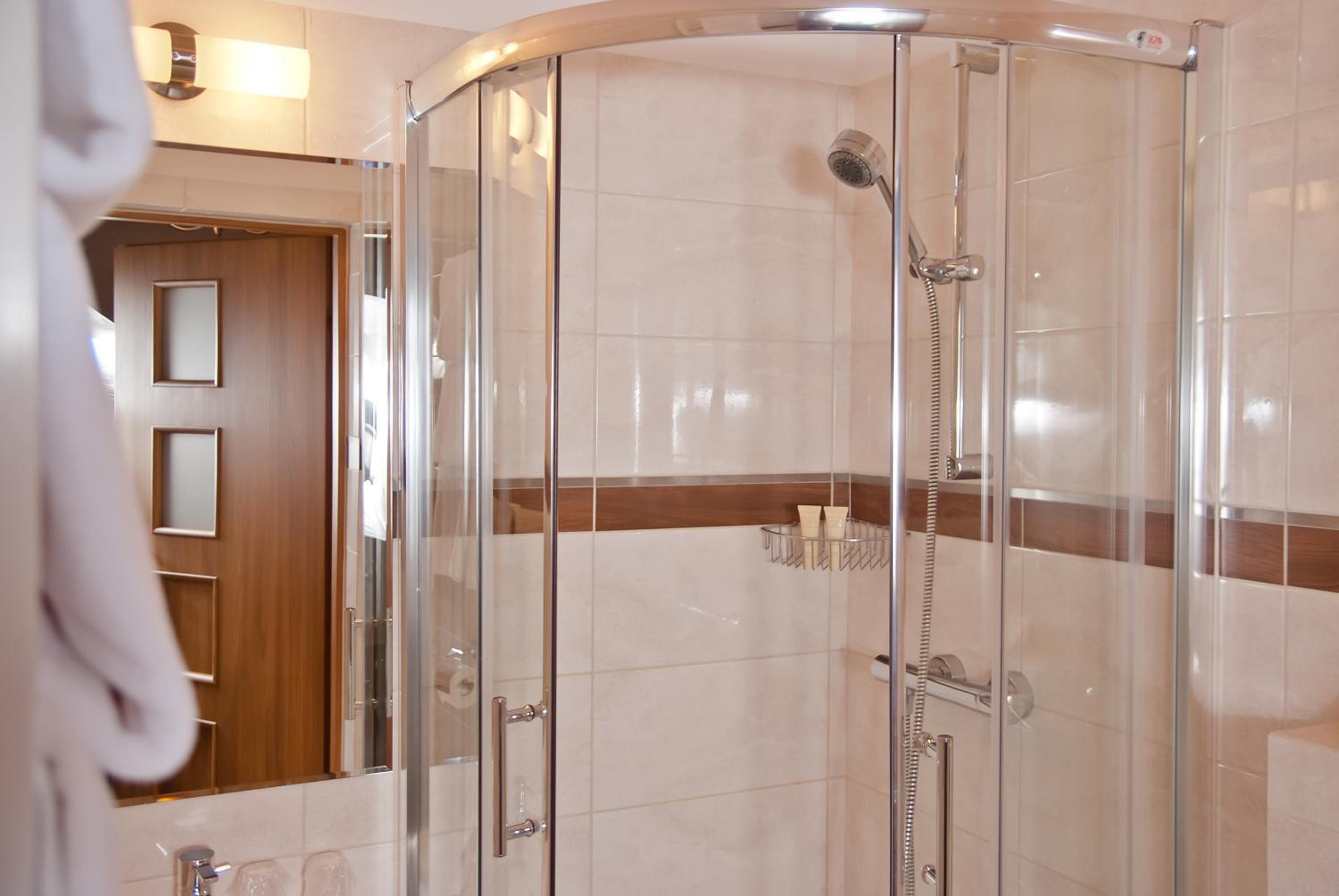 Single Room With Private Bathroom photo 2