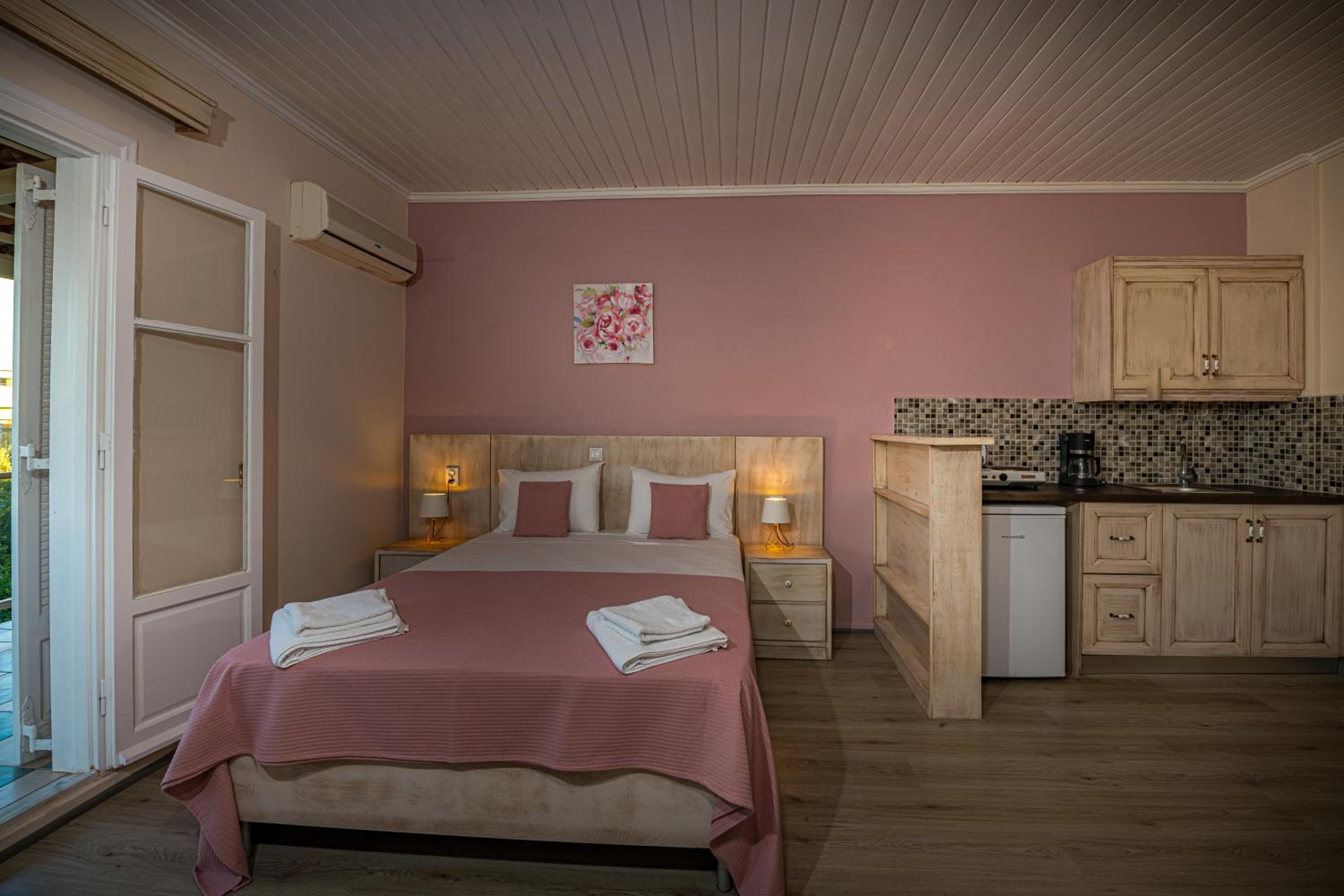 Studio Apartment with Sea View