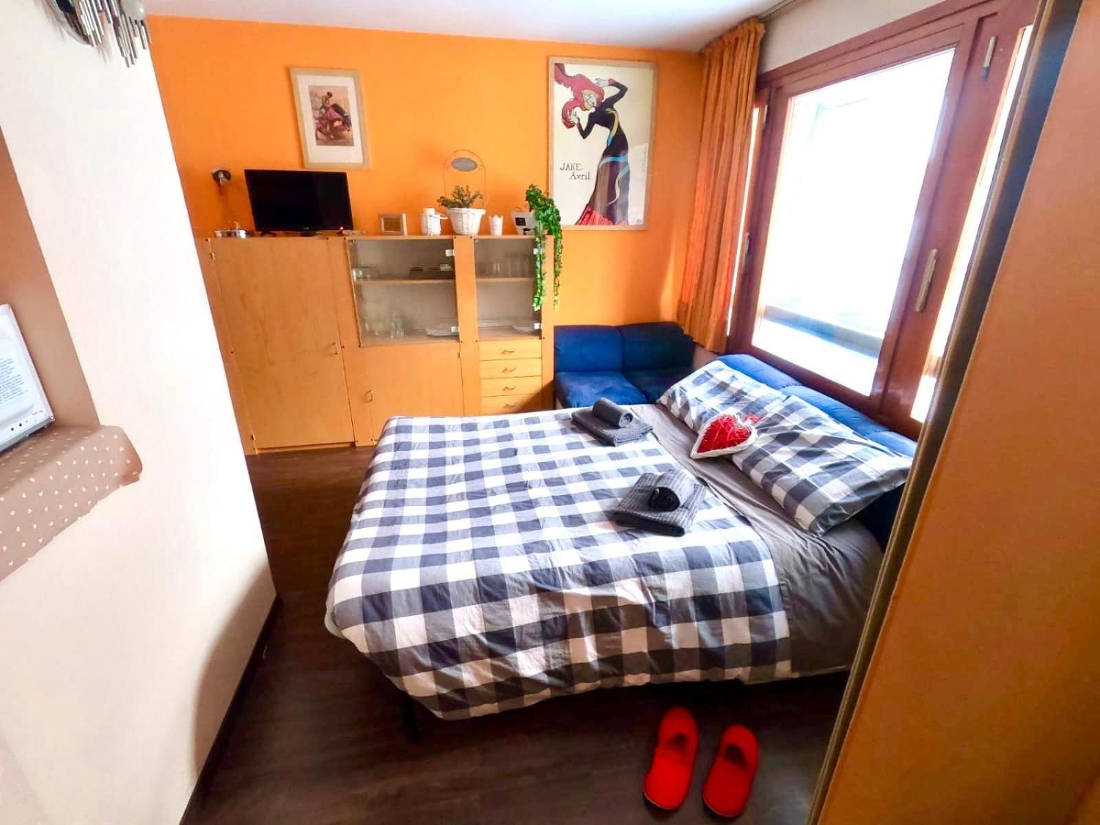 Studio Apartment - Photo 29