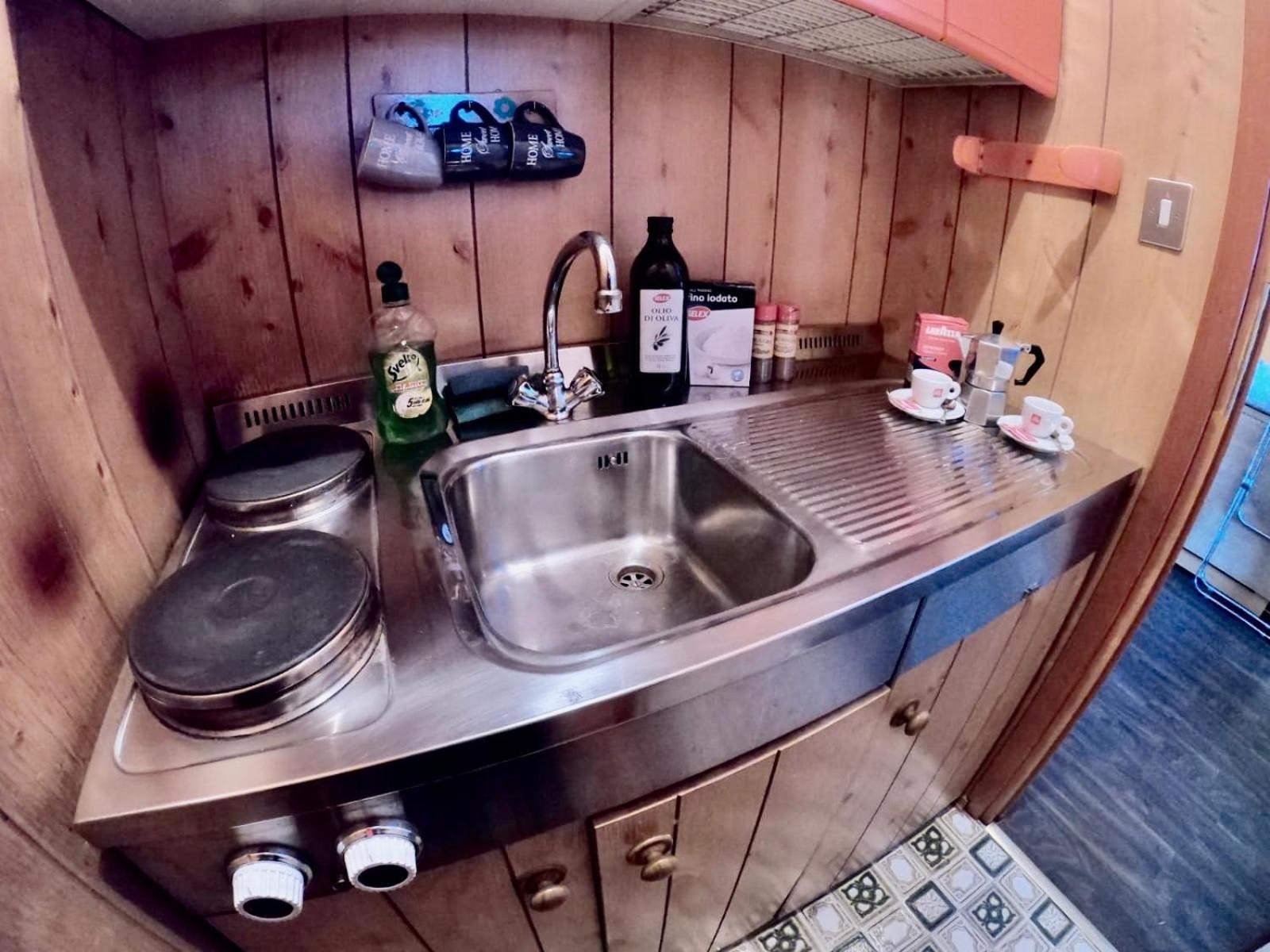 Studio Apartment - Photo 35