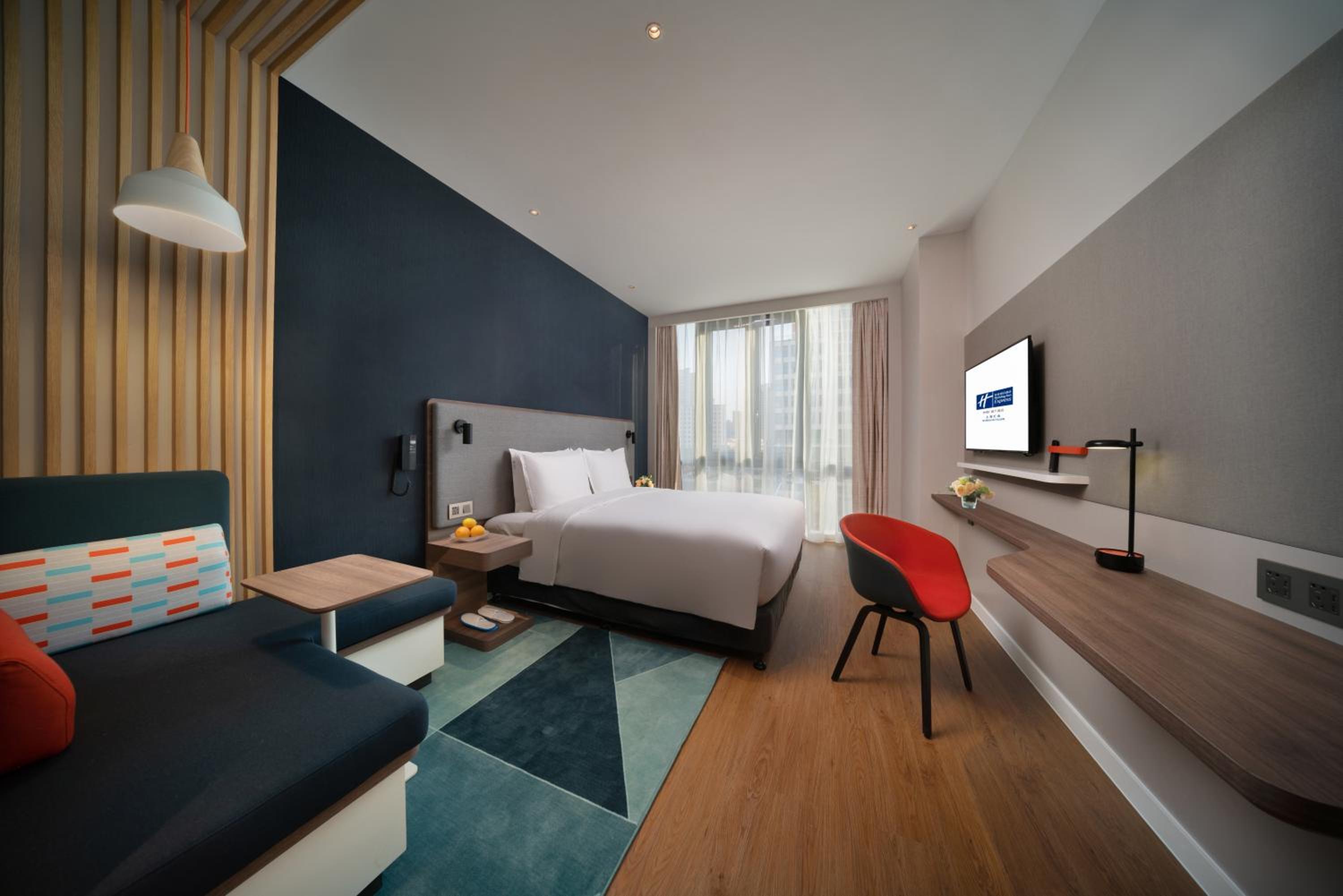 Standard Room thumbnail 5