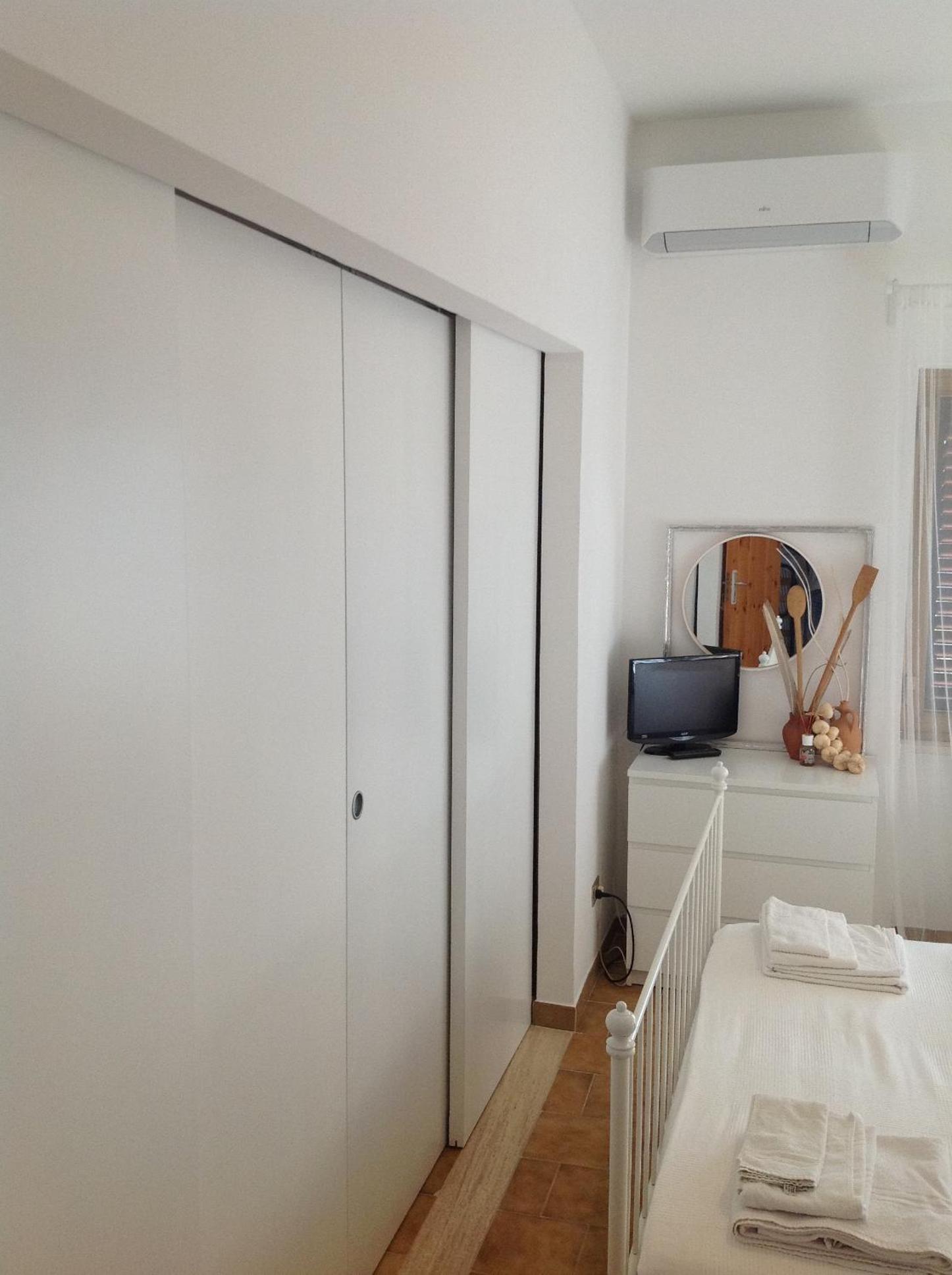 Quadruple Room with Bath photo 2