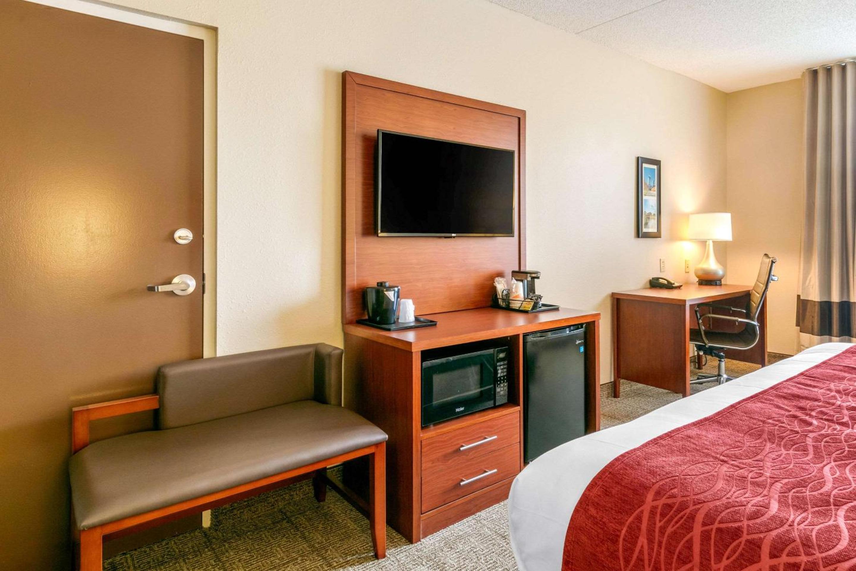 King Room - Non-Smoking - Photo 3
