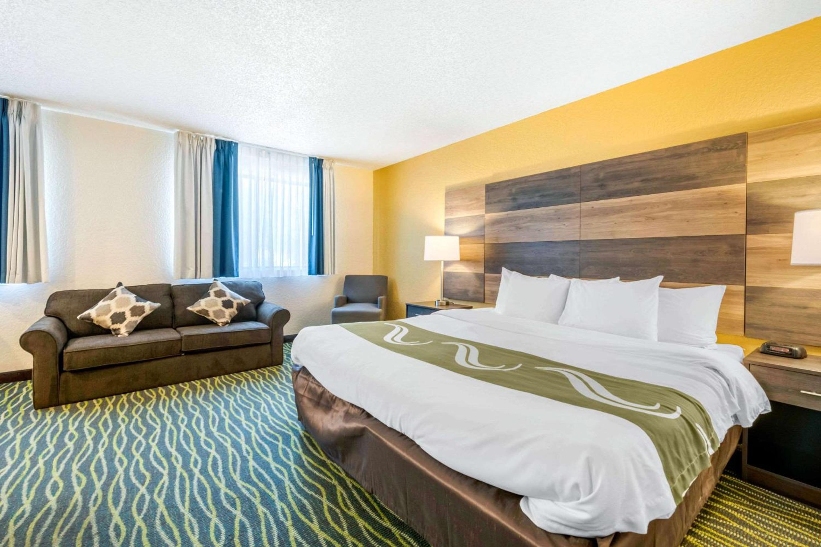 Superior King Suite - Non-Smoking - Photo 1