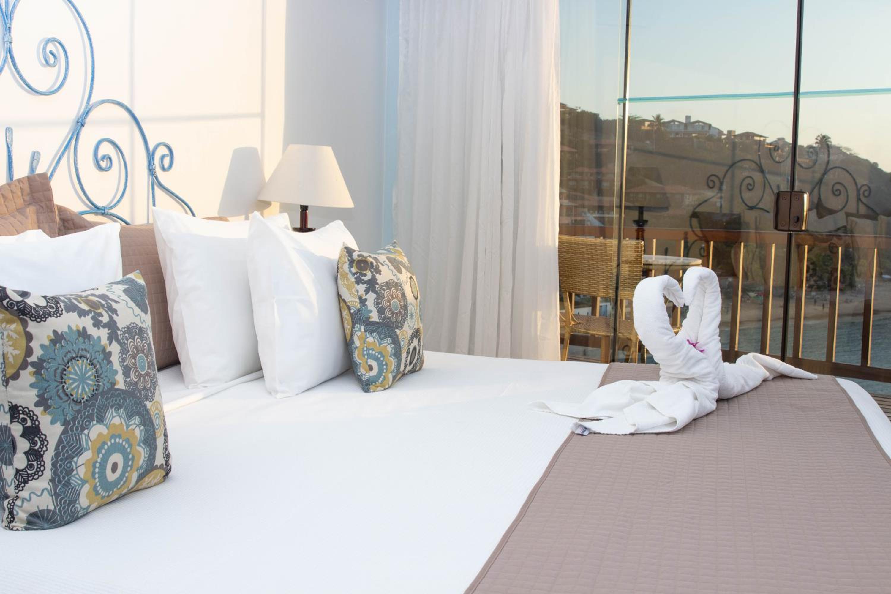 Master Suite with Spa Bath - Sea View - Photo 4