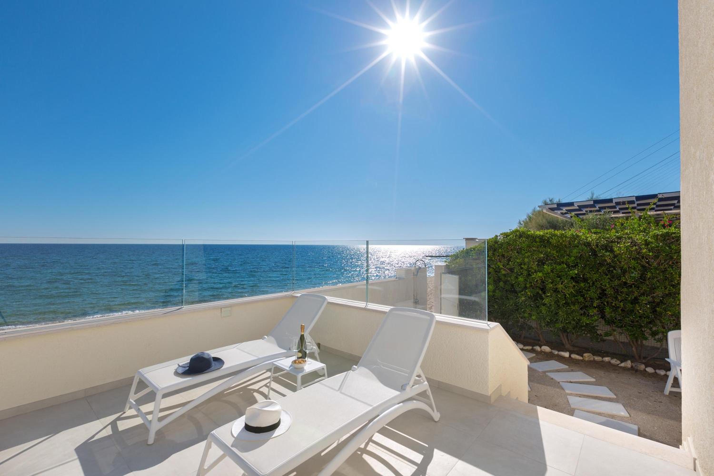 Villa - Beach Front photo 3