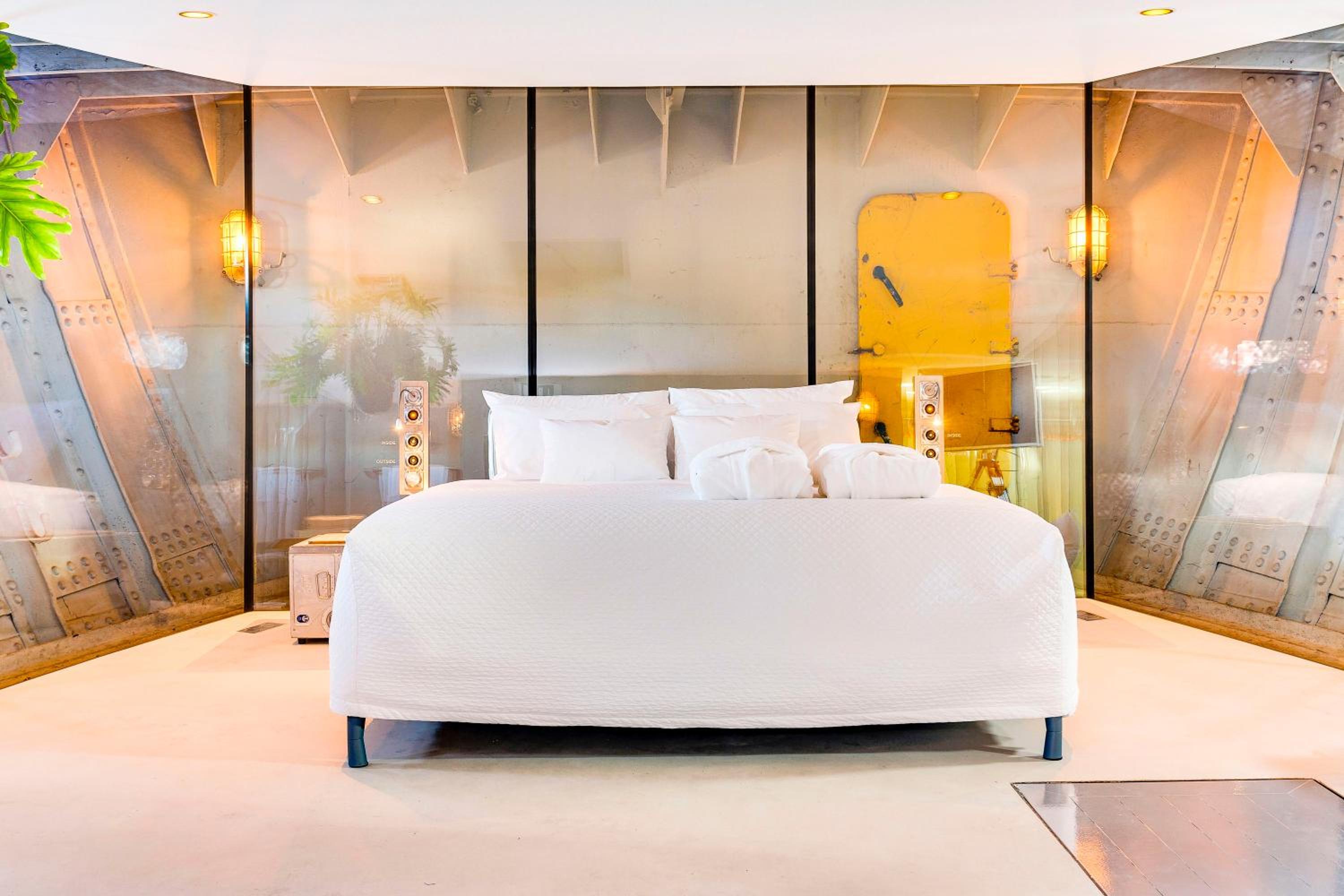 Deluxe King Suite