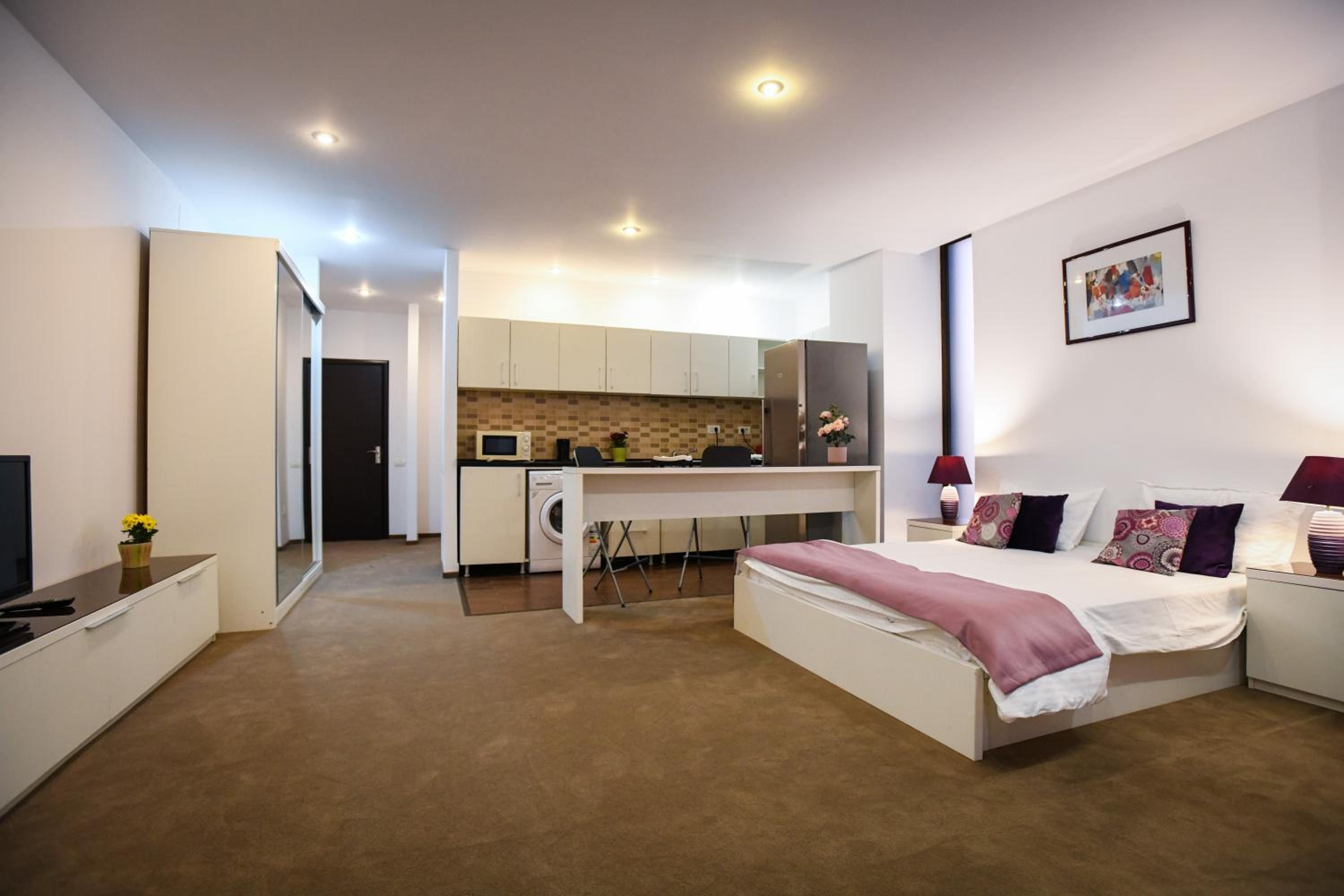 יוני 88 אפרטהוטל בוקרשט — Junior Suite with Balcony