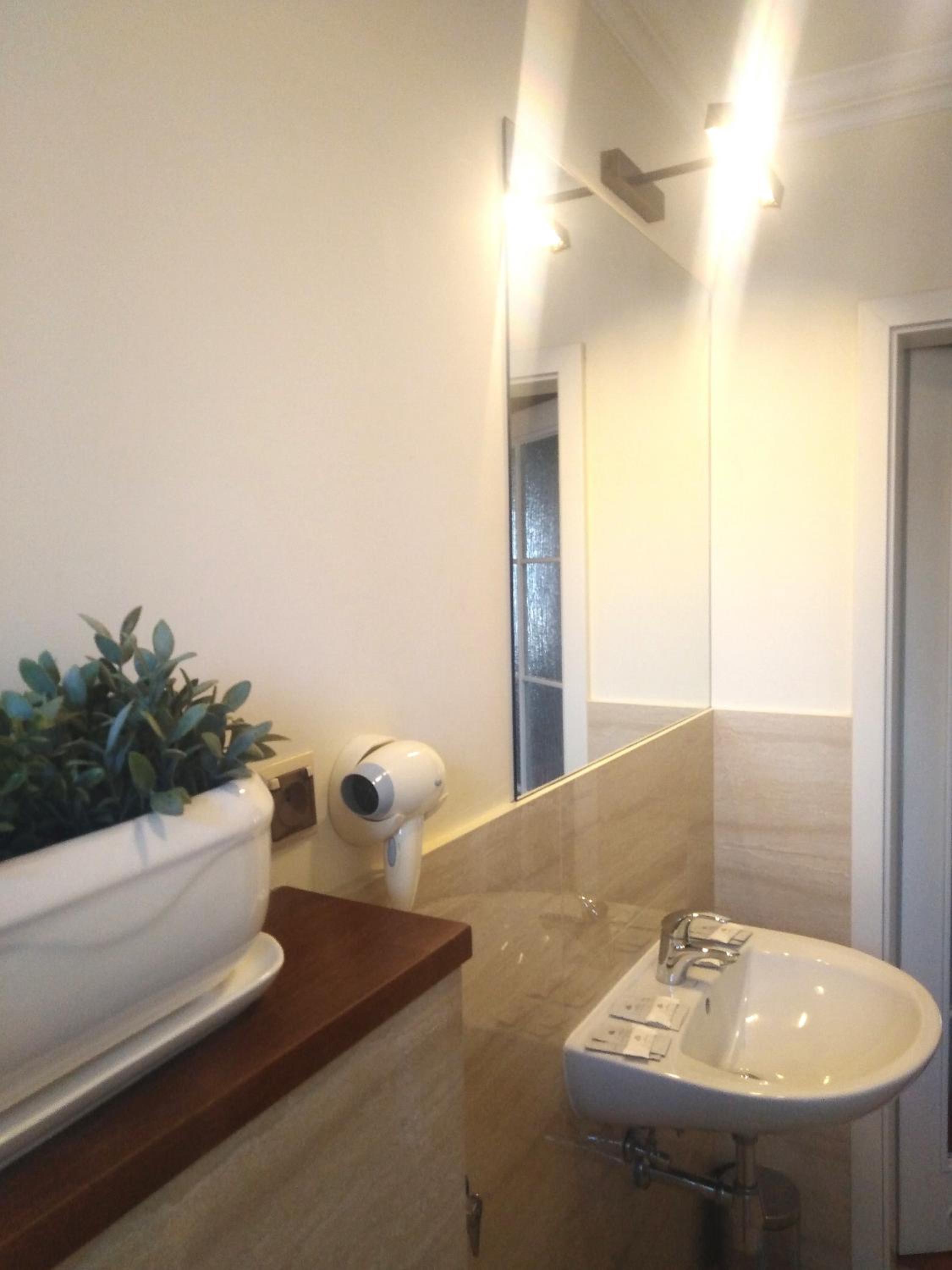 Double or Twin Room - Photo 2