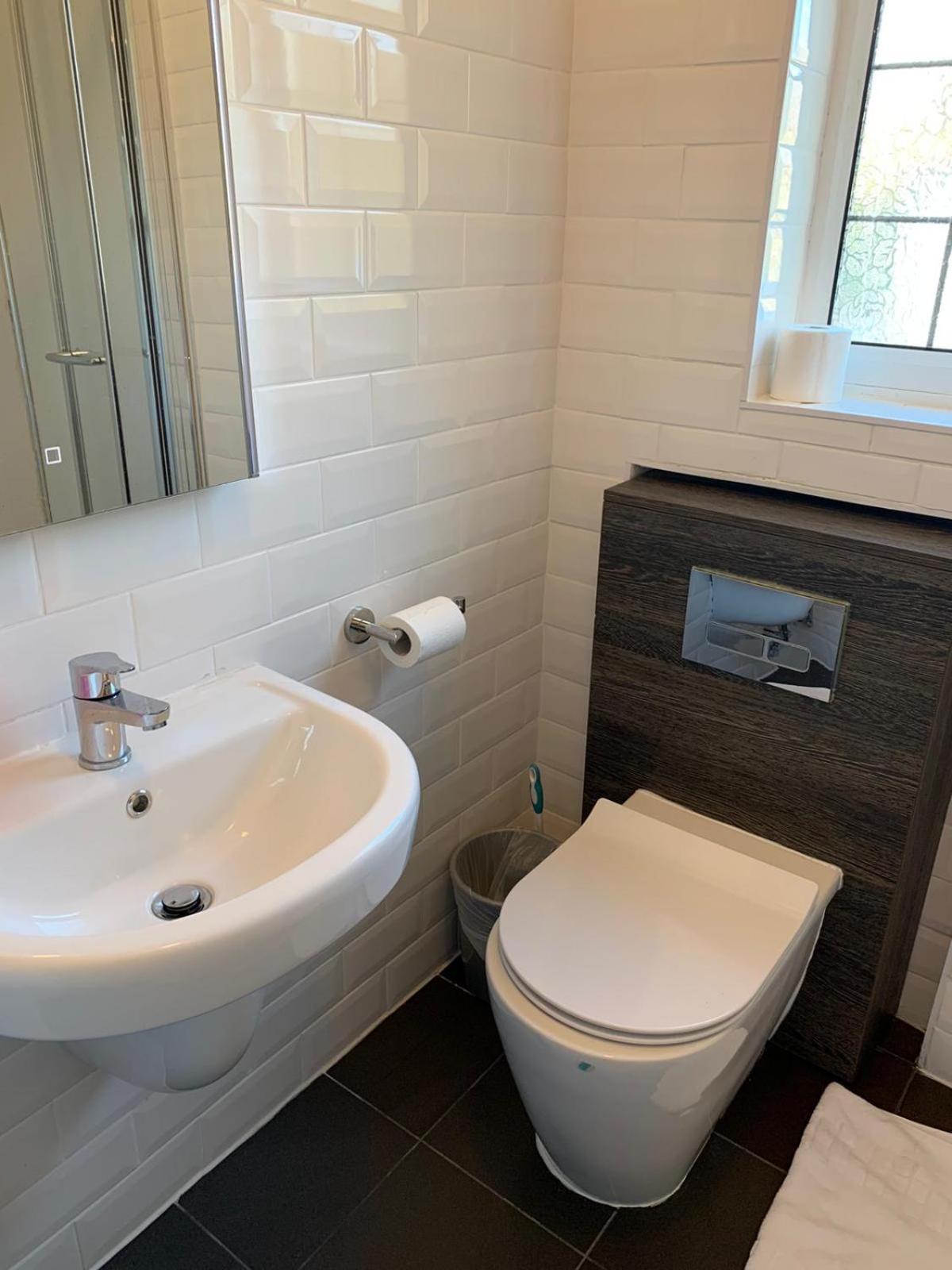 Single Room with Shared Bathroom photo 2