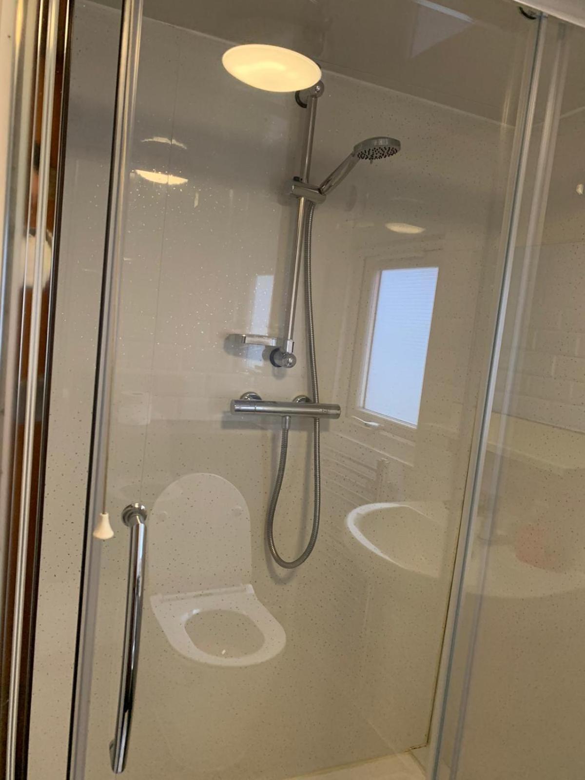 Single Room with Shared Bathroom photo 3
