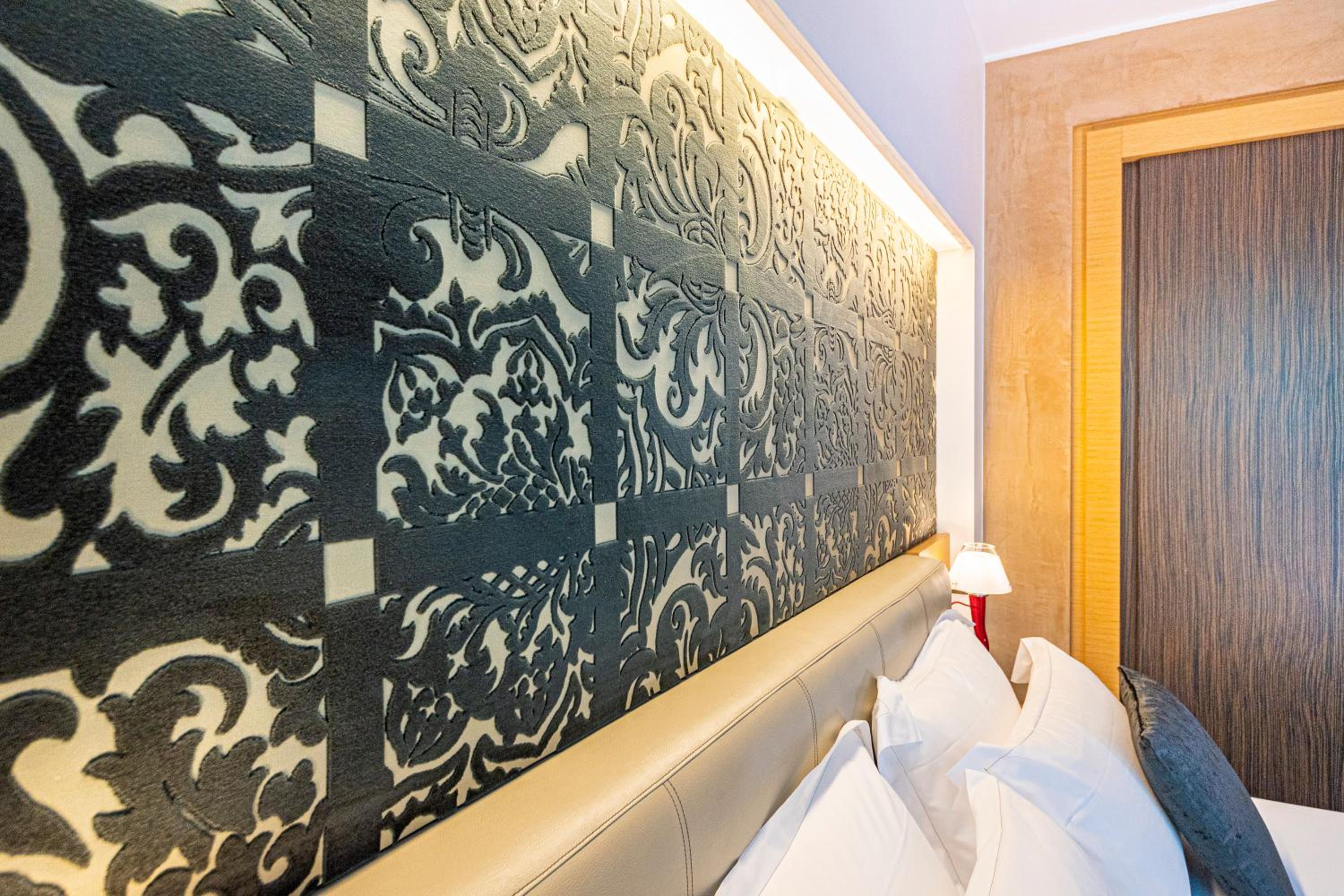 Superior Double or Twin Room - Photo 3