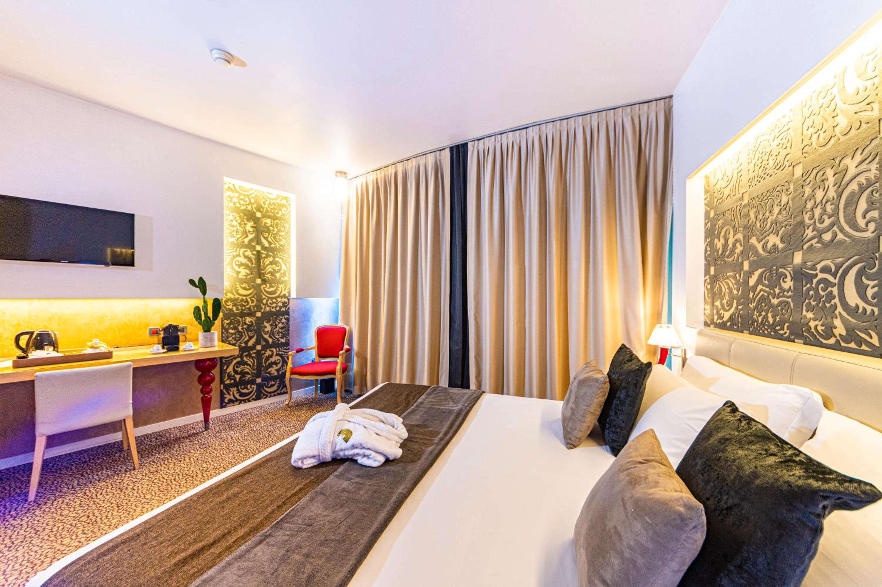 Superior Double or Twin Room - Photo 5