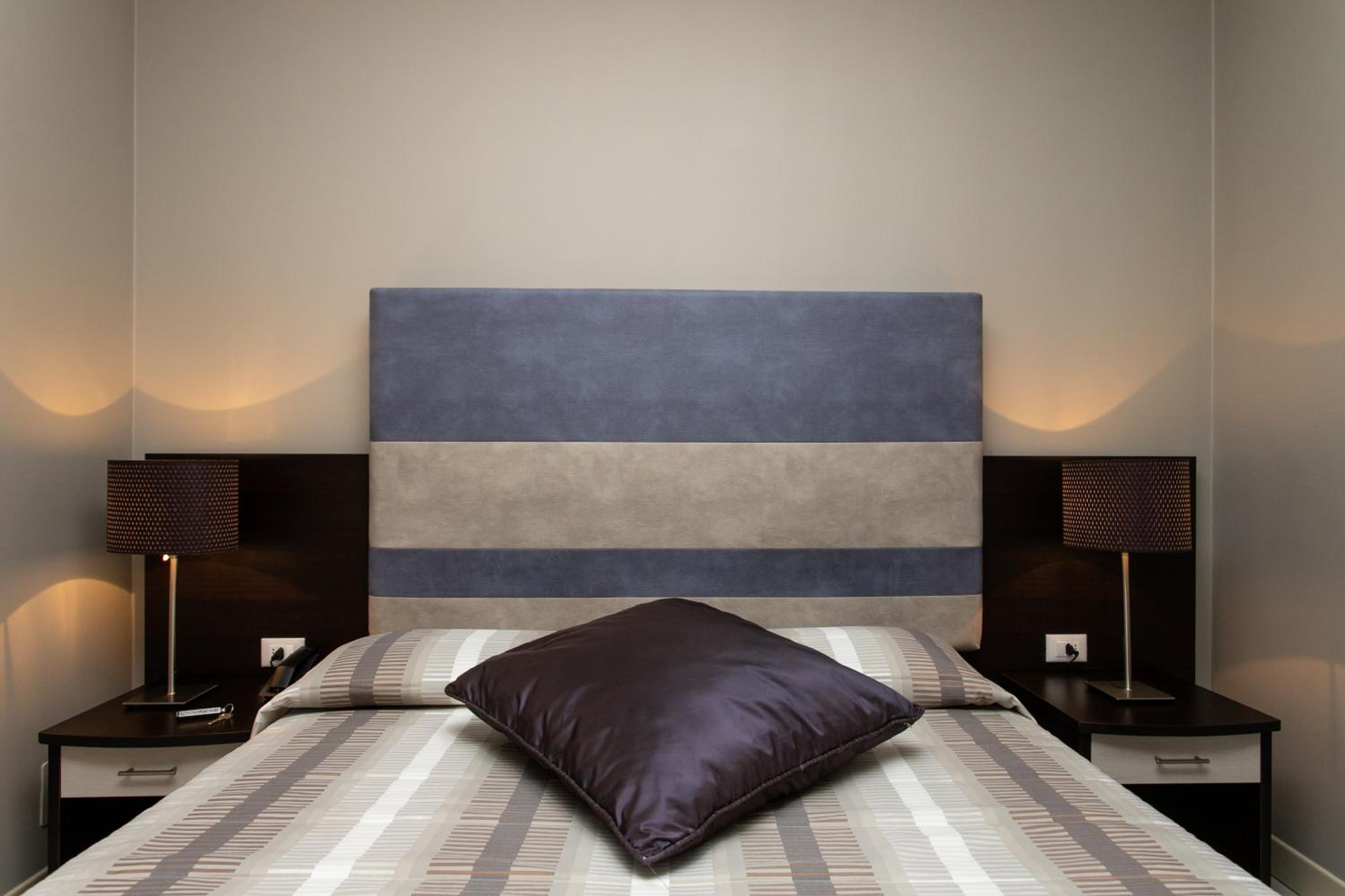 Two Connecting Double Rooms with City View