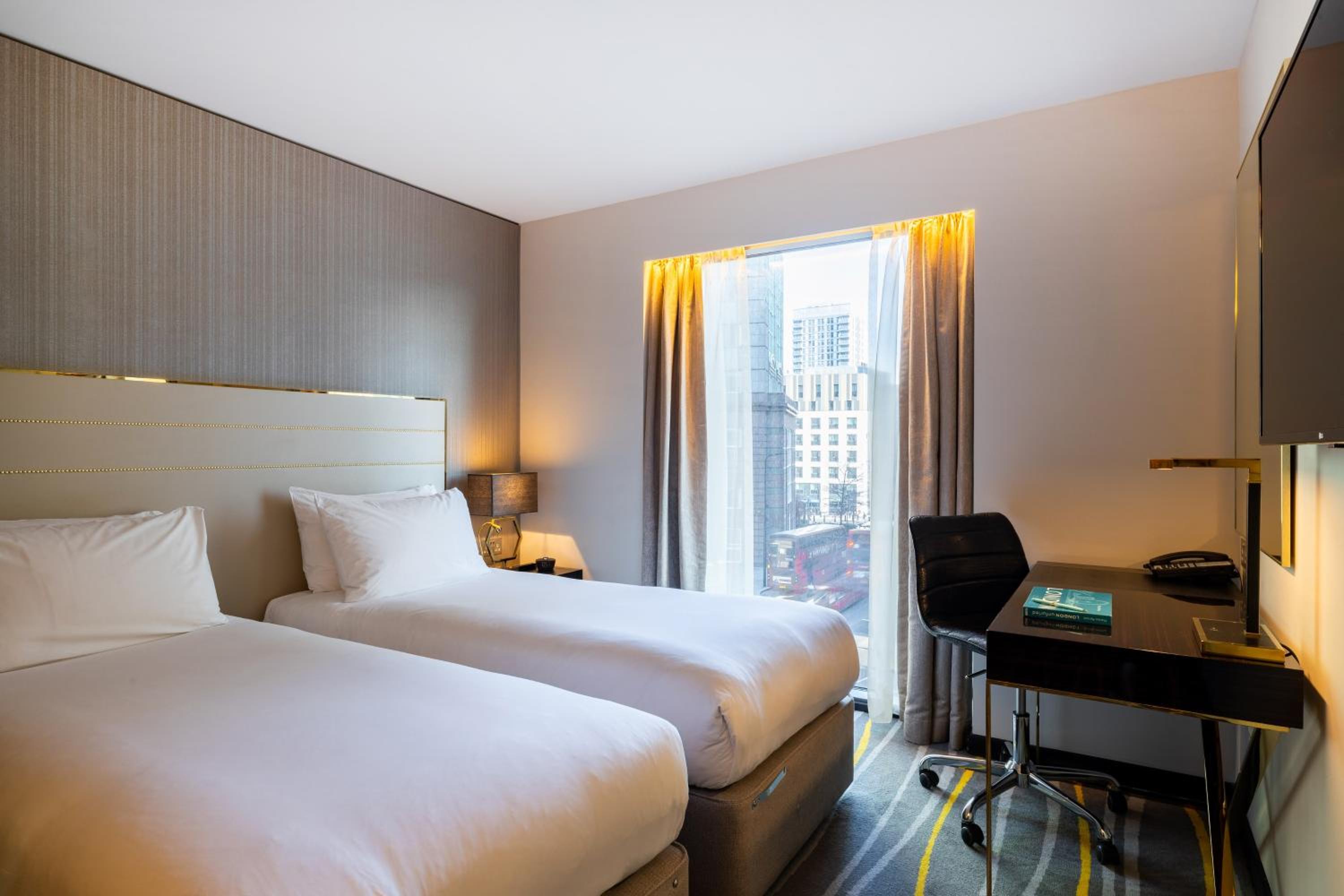 Superior Twin Room photo 3