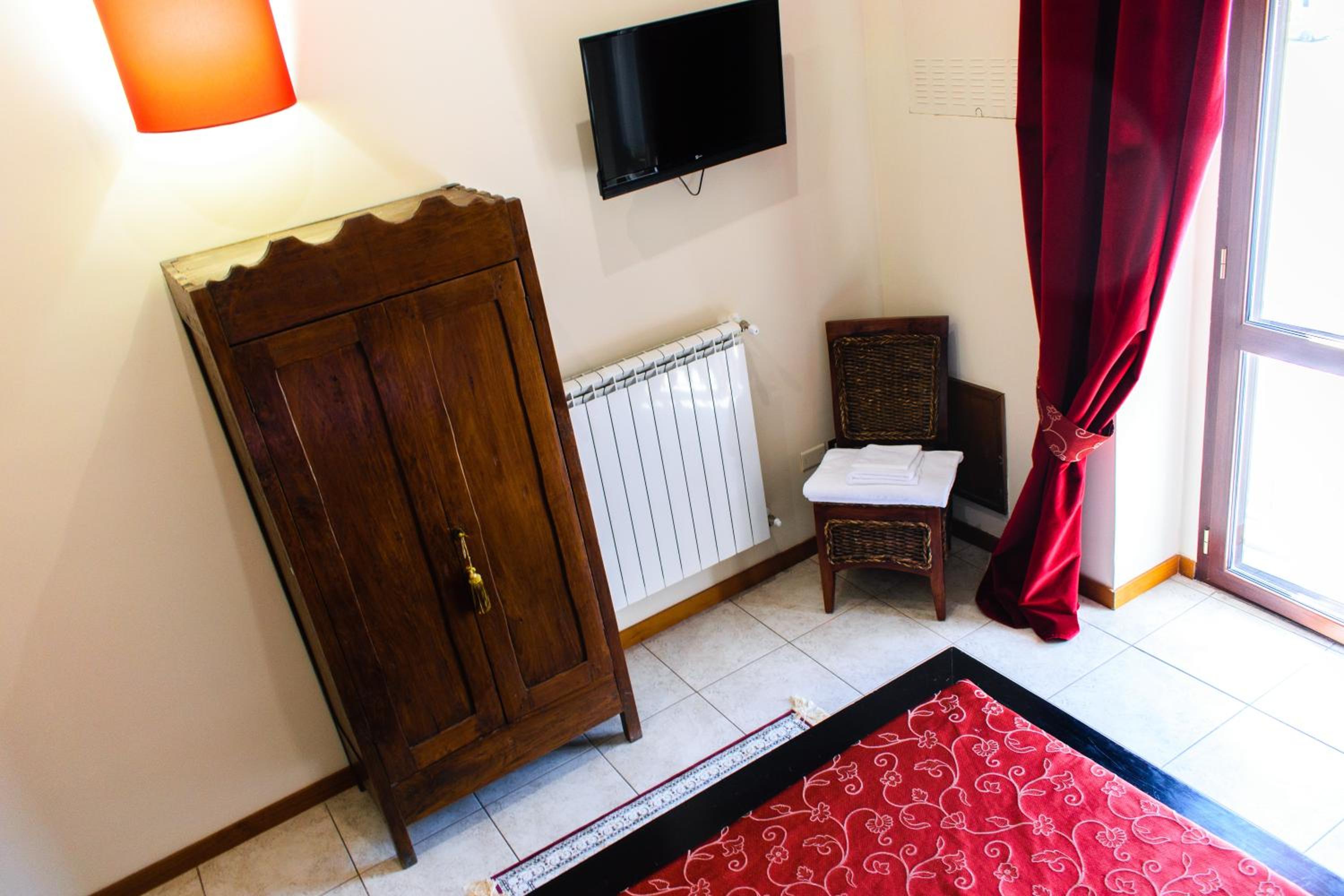 Double Room - Photo 22