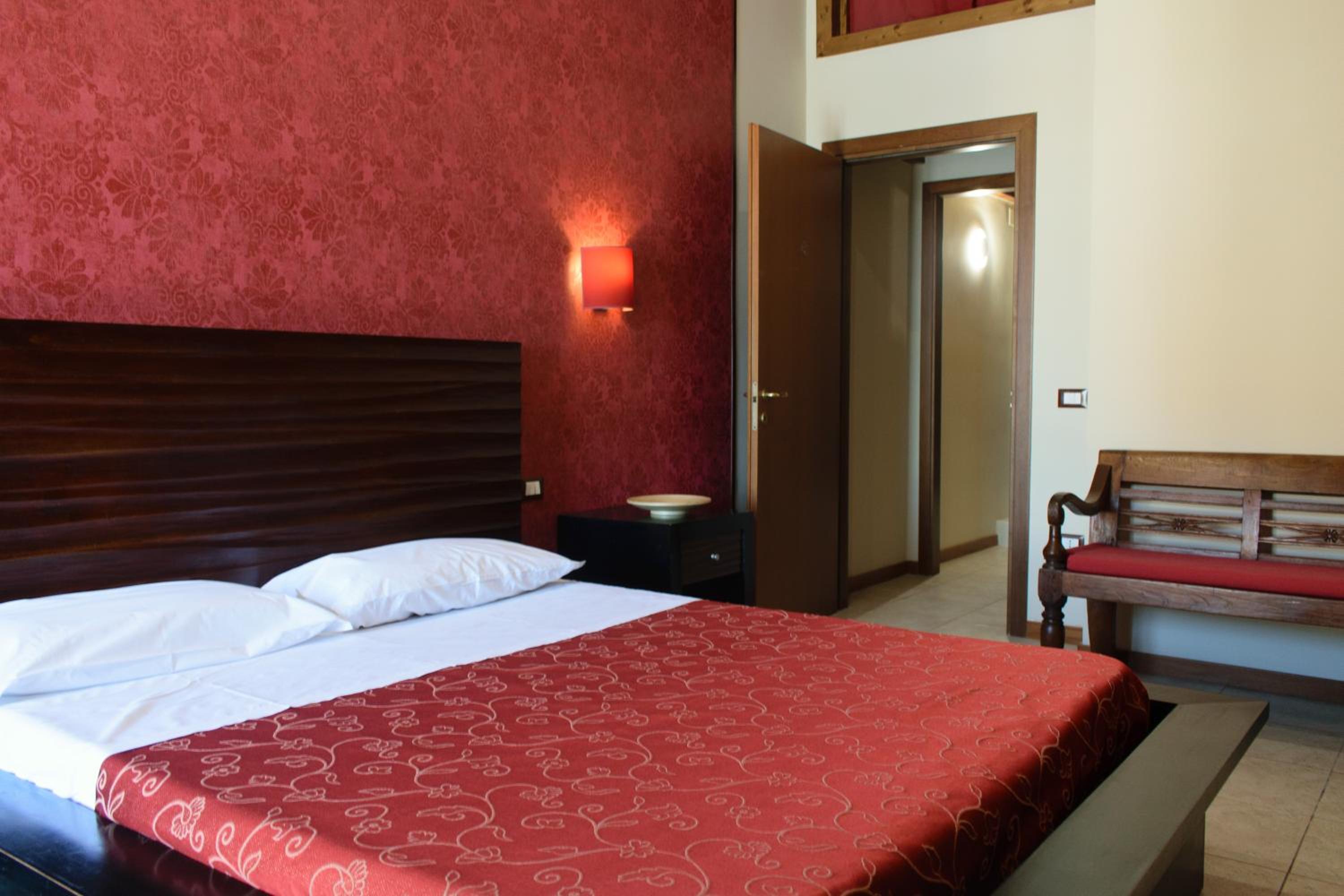 Quadruple Room - Photo 19