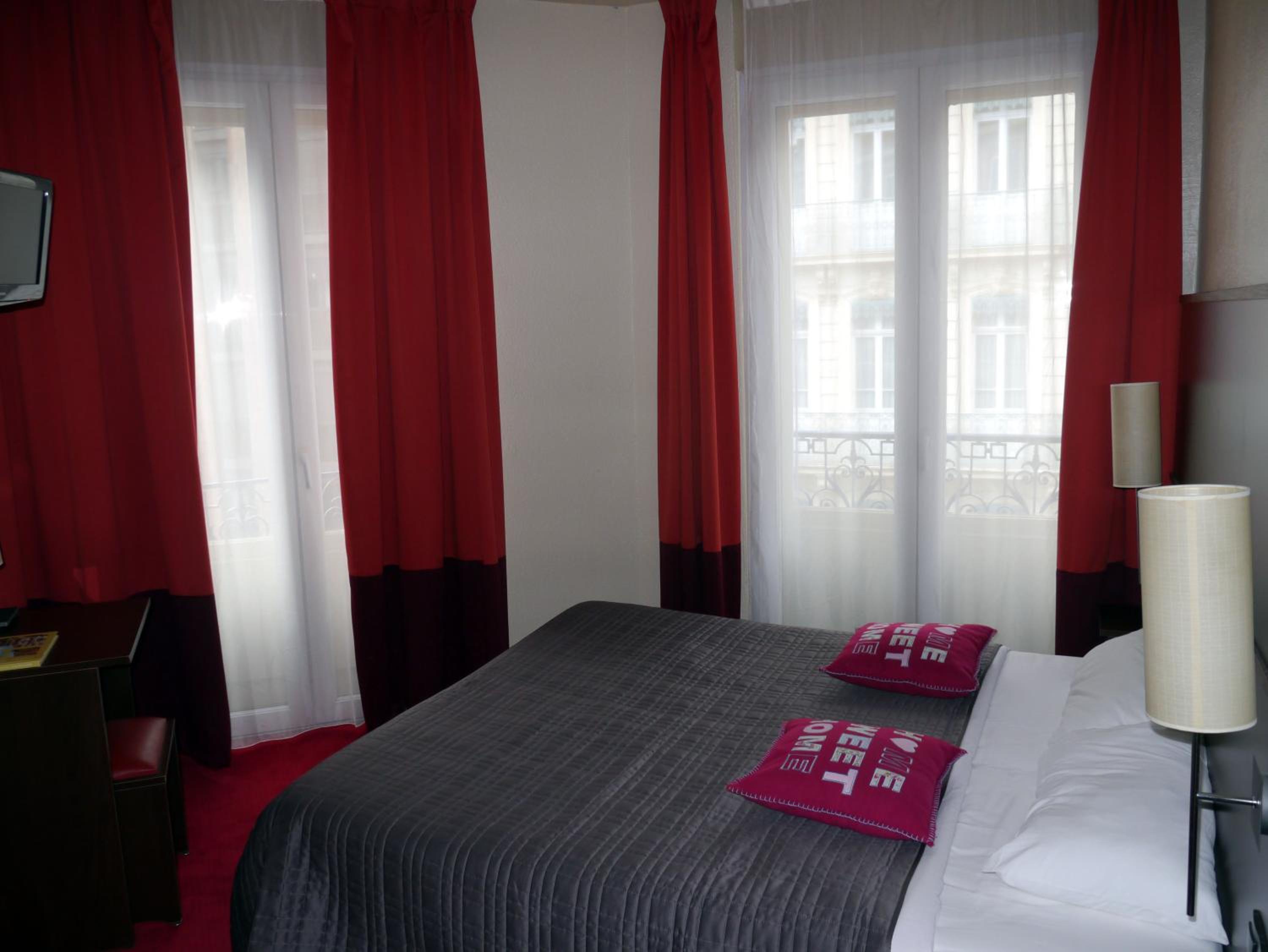 Double Room - Photo 2