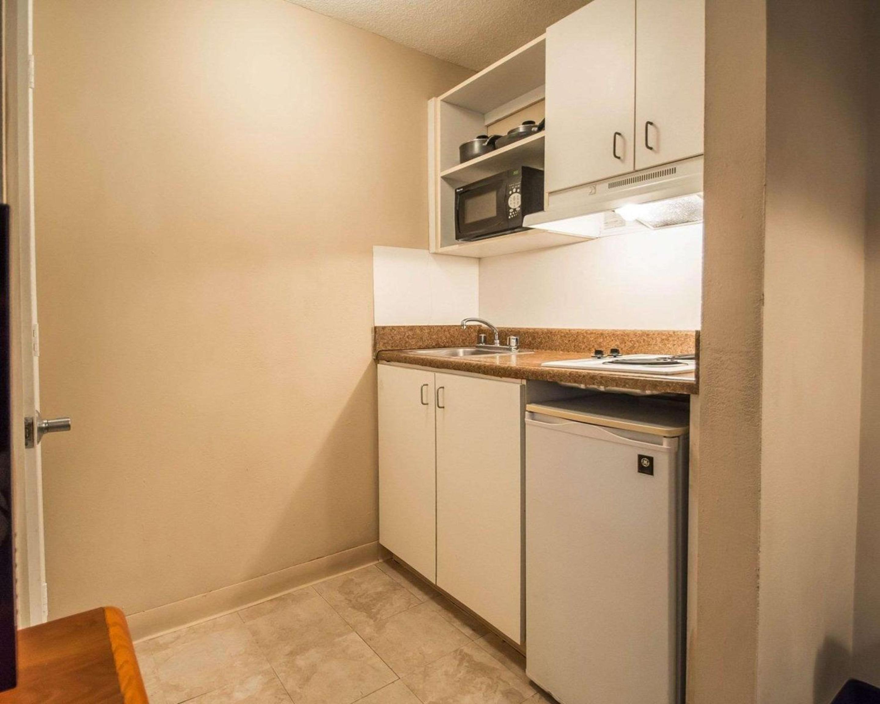 Tampa Bay Extended Stay - Airport, Photo 5