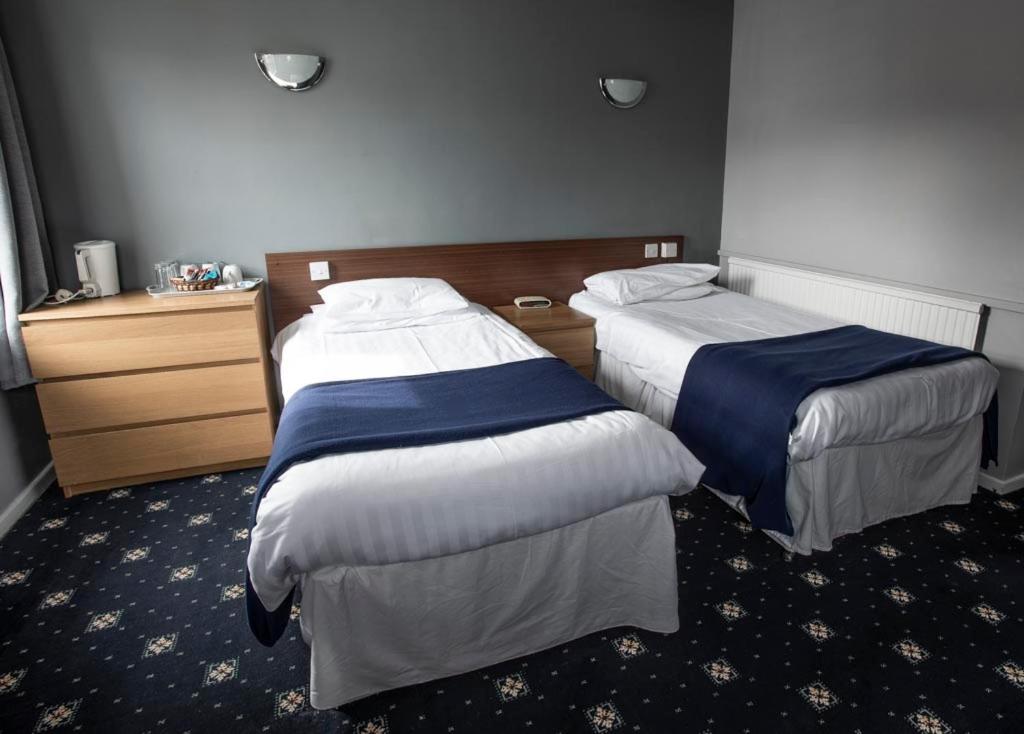 Twin Room - Photo 3