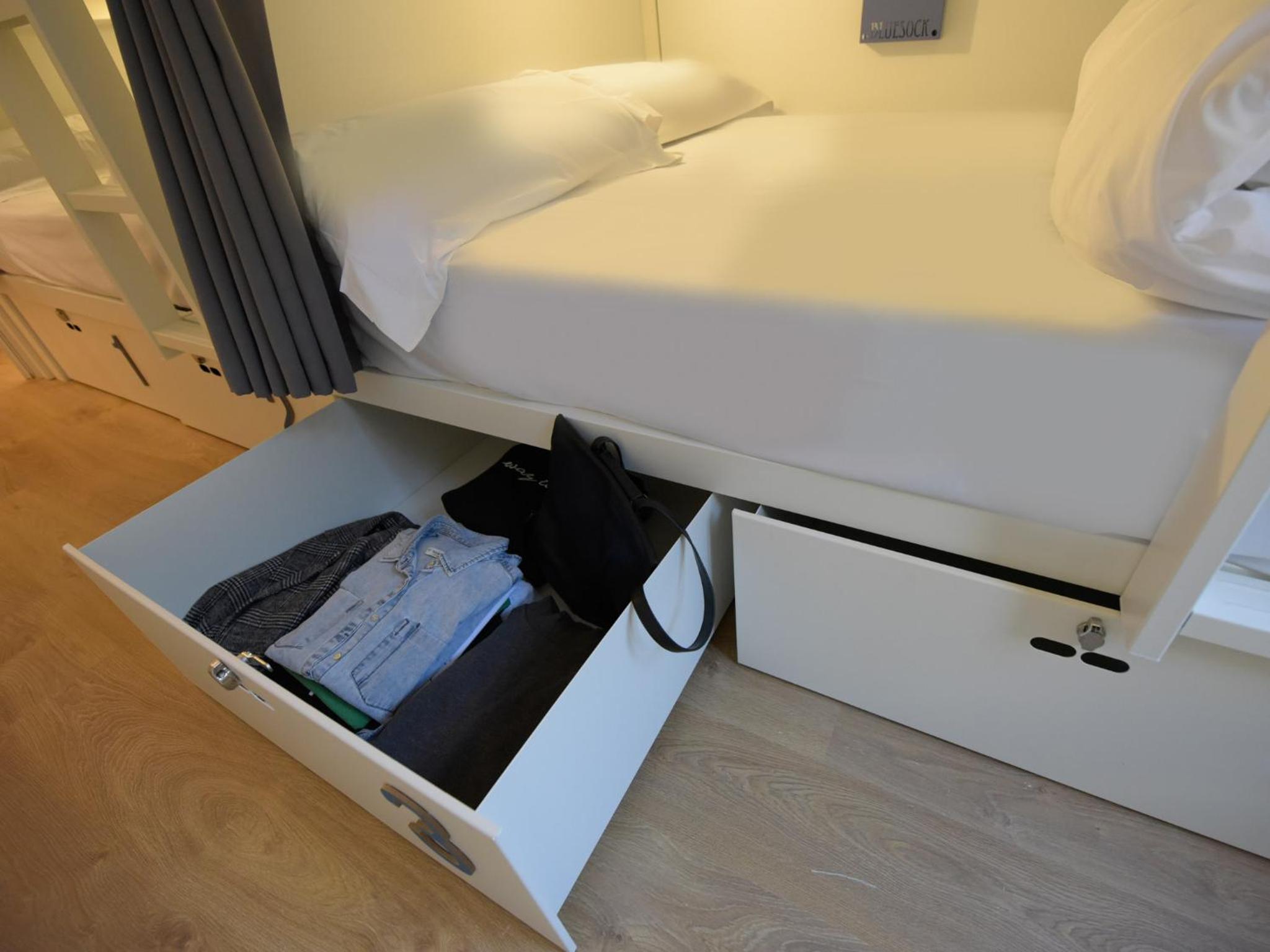 Bed in 4-Bed Mixed Dormitory Room photo 1