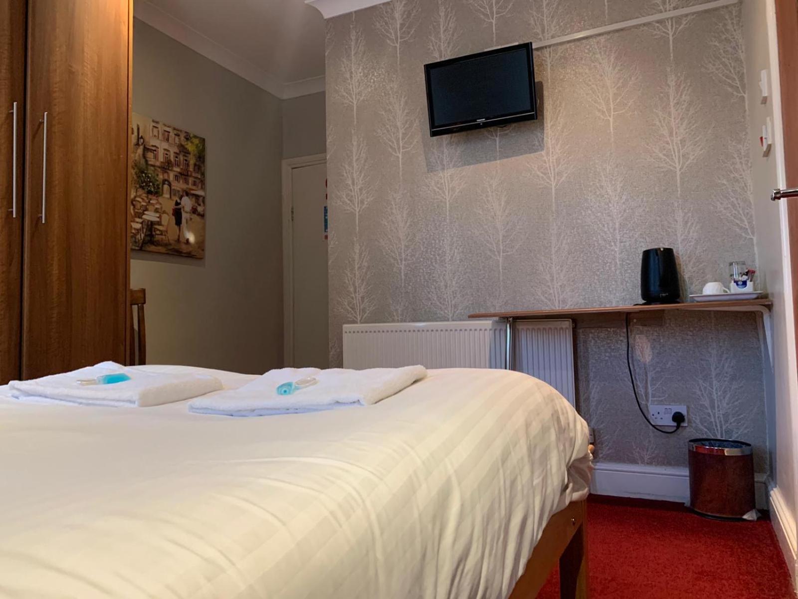 Double Room - Photo 4