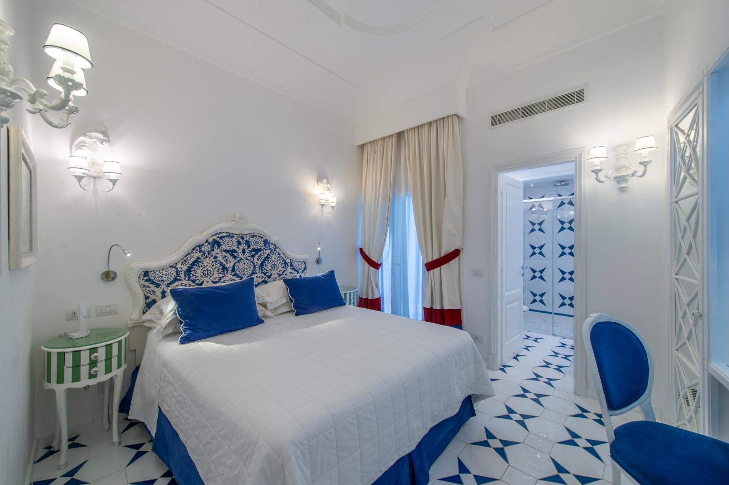 Standard Double Room with Shared Terrace