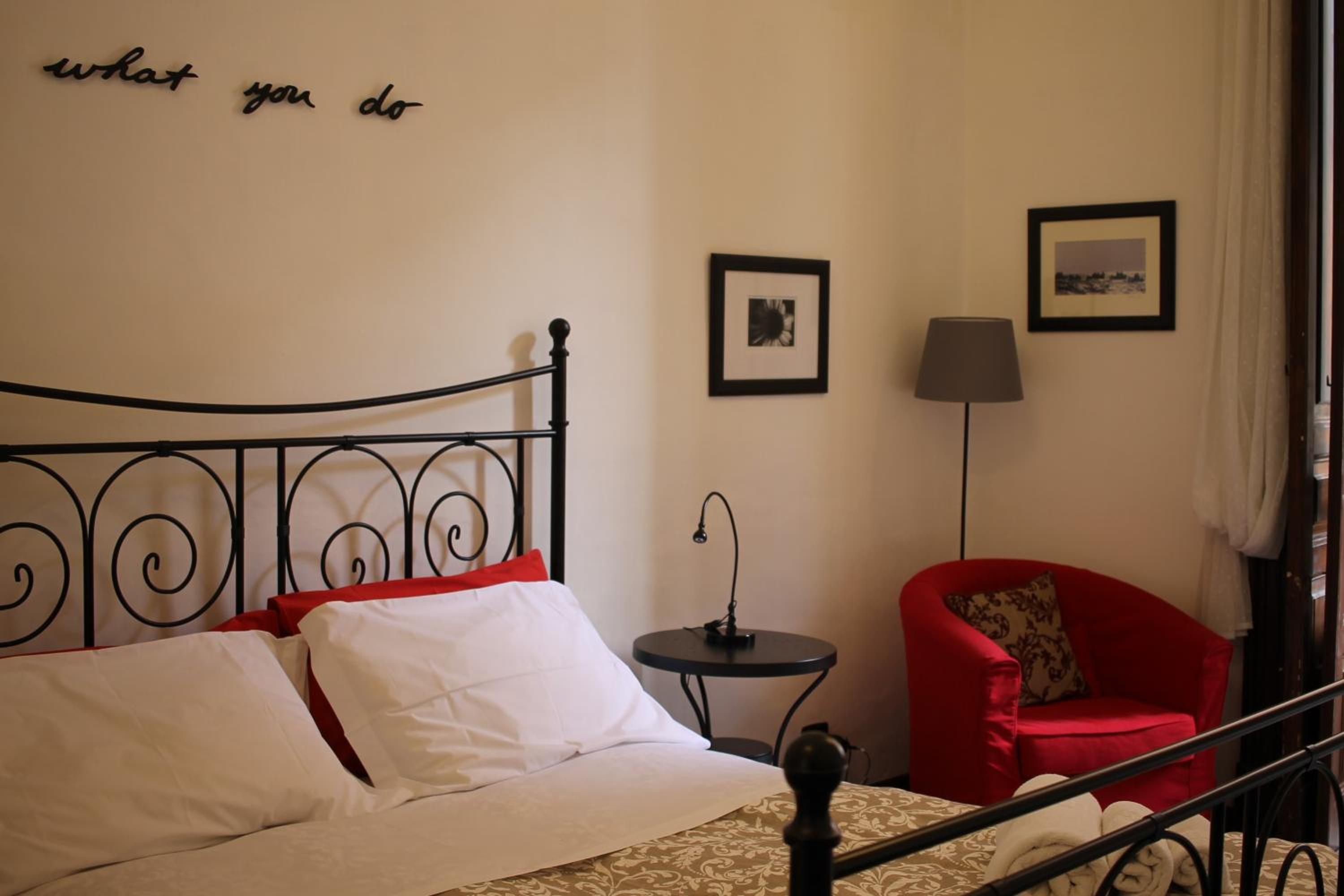 Double Room - Photo 7