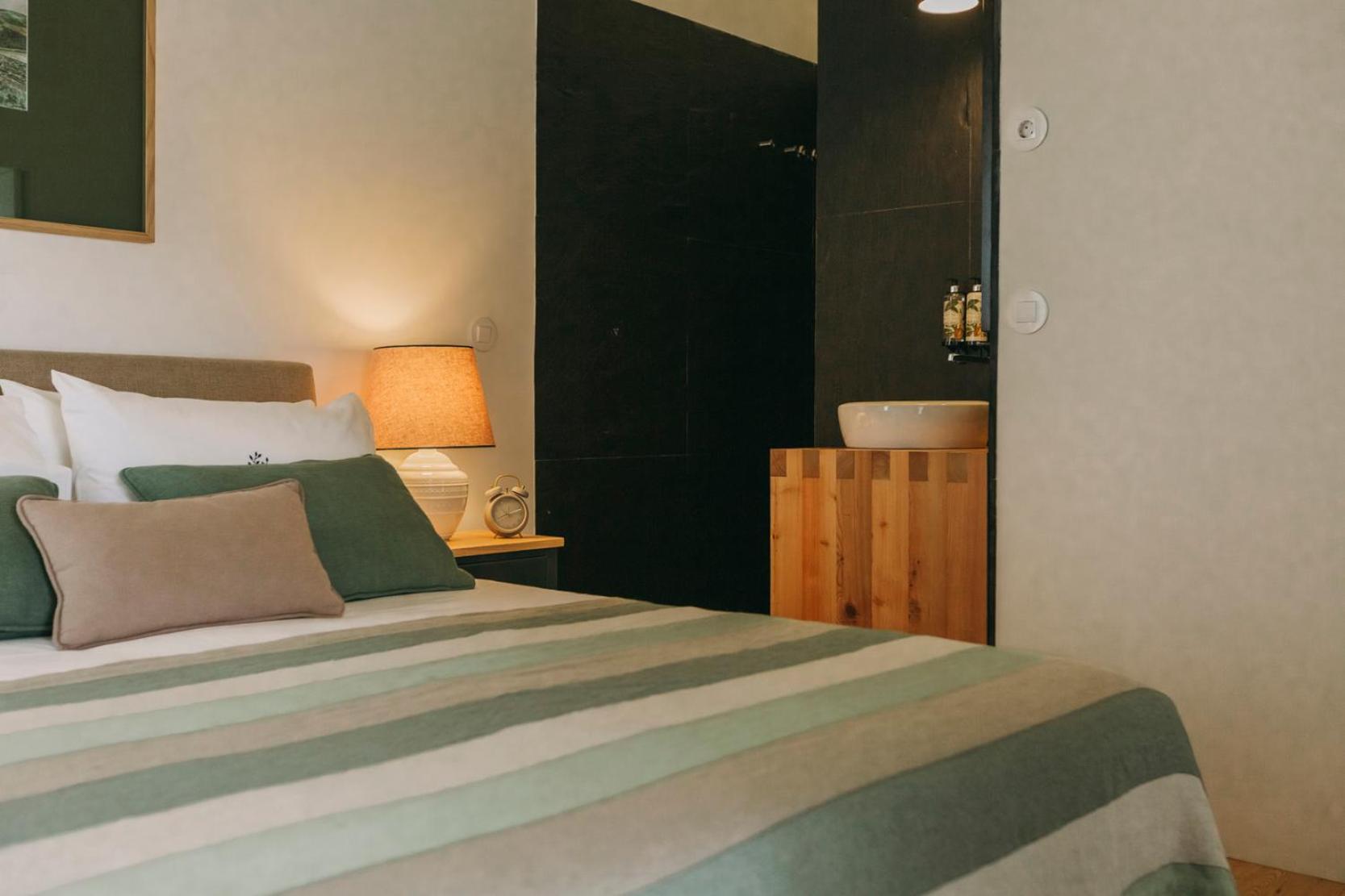 Double Room - Photo 5