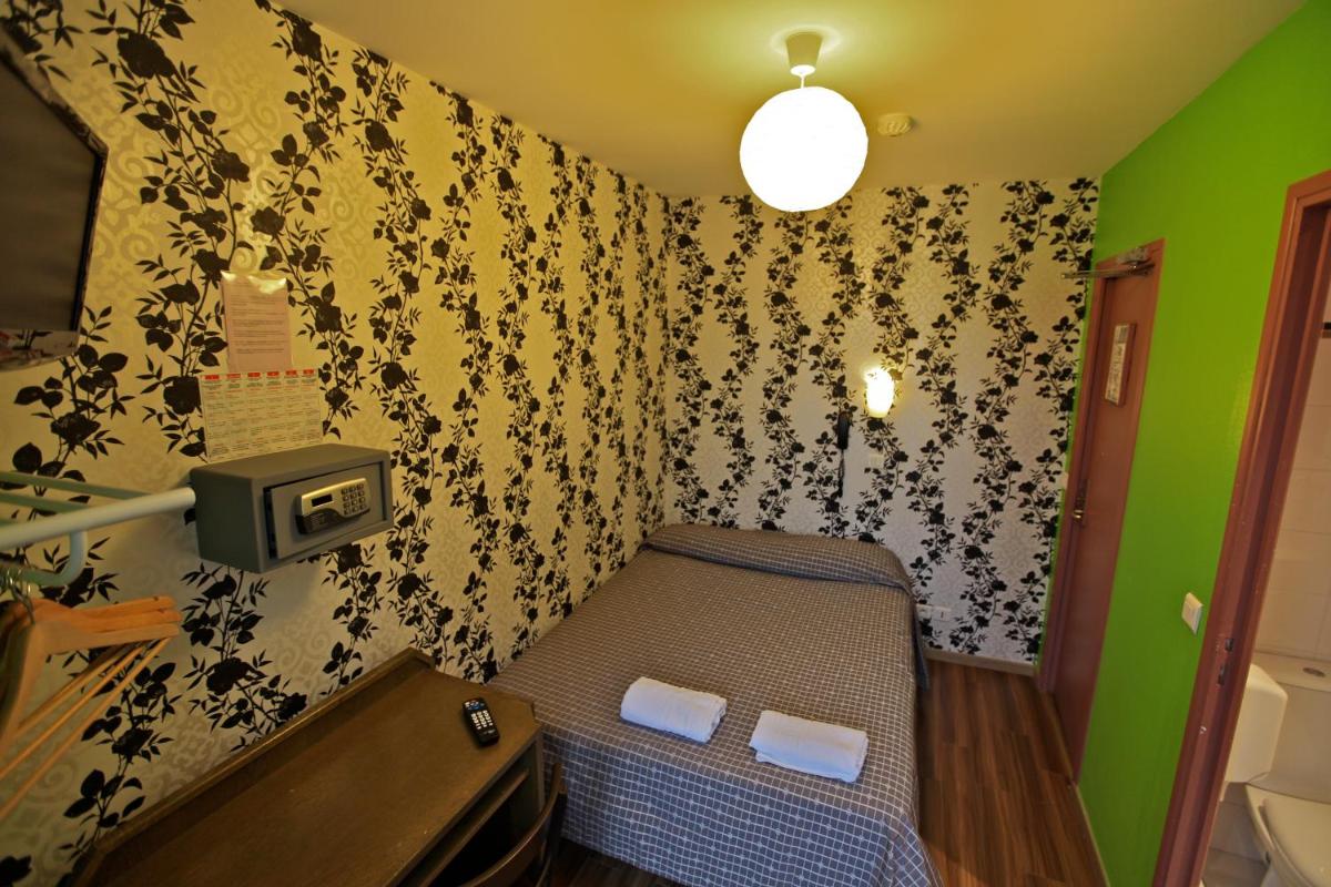 Double Room with Private Bathroom photo 1