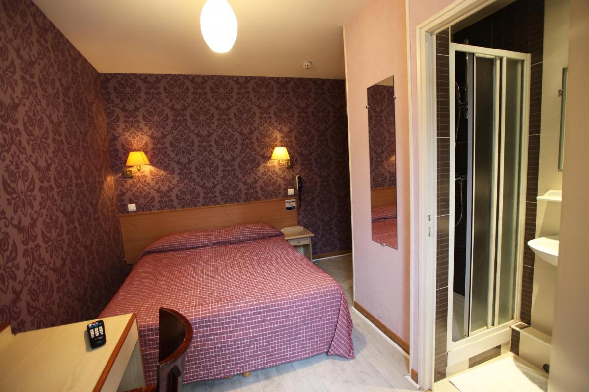 Double Room with Shared Bathroom photo 1