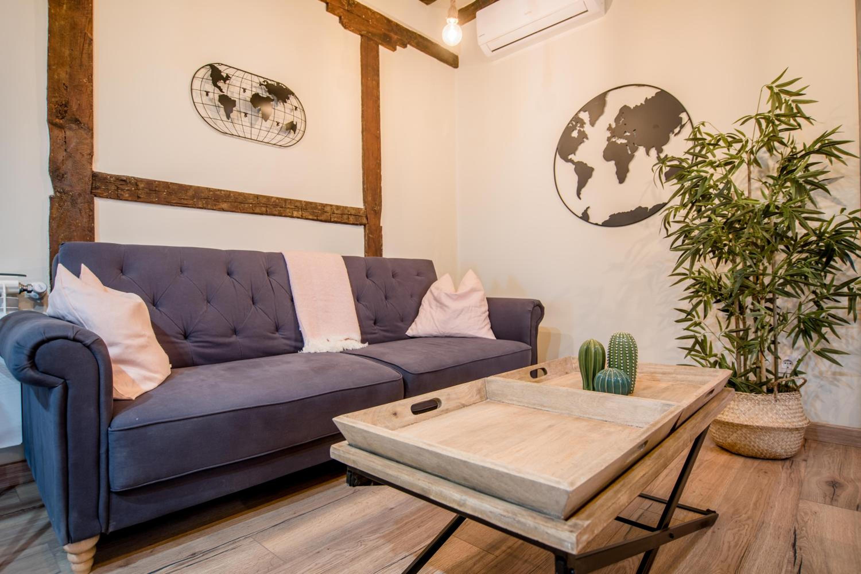 Apartment with Terrace - Photo 19