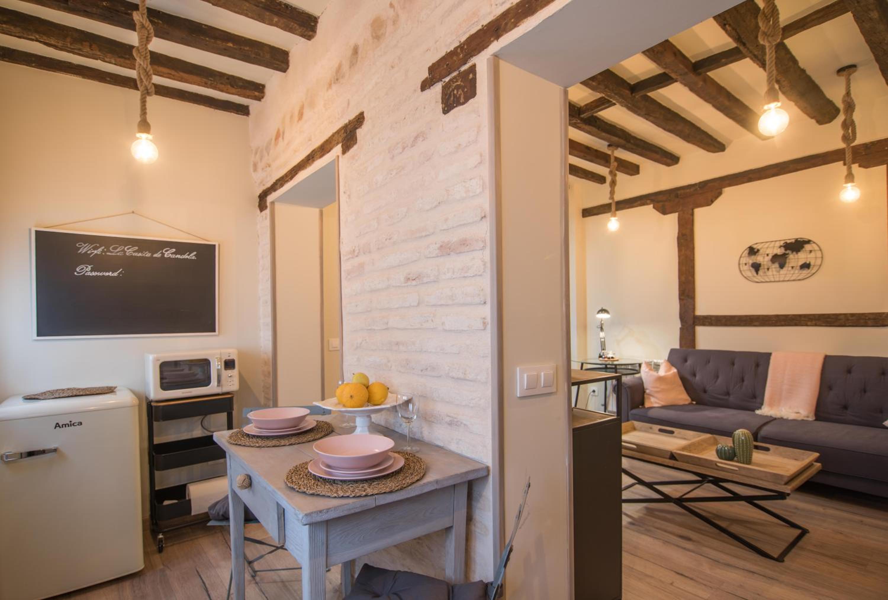 Apartment with Terrace - Photo 15