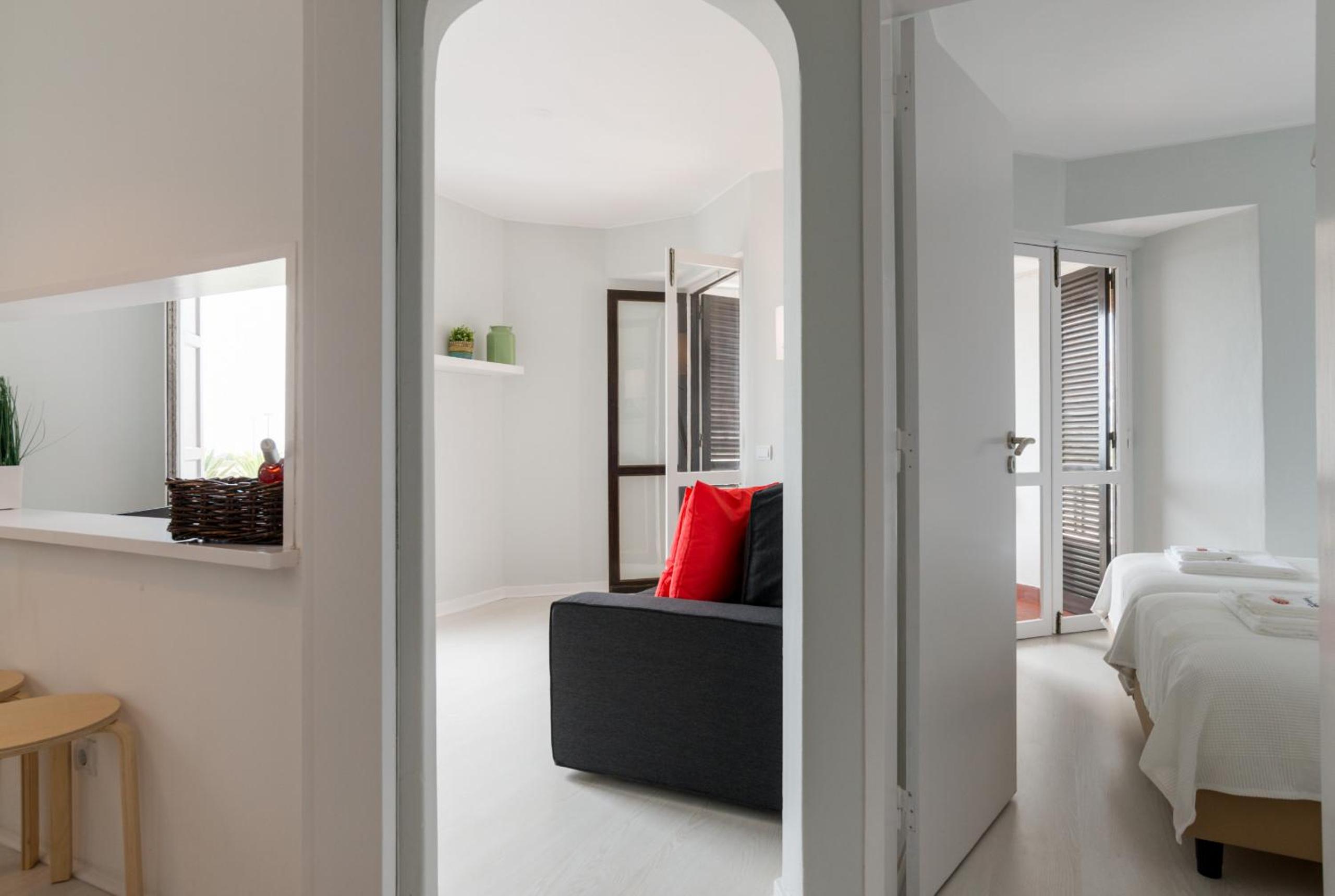 One-Bedroom Apartment South (3 adults) - Photo 1