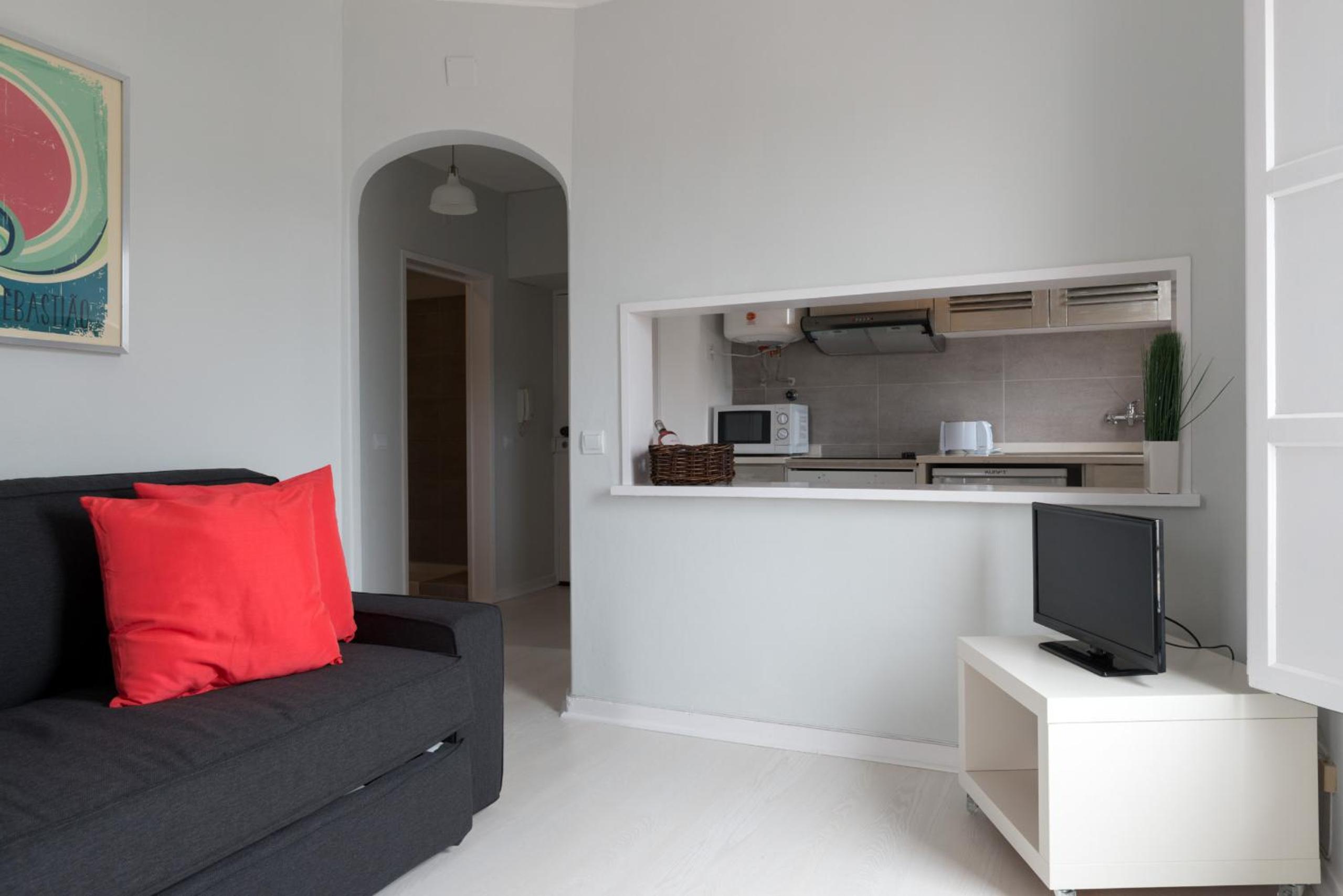 One-Bedroom Apartment South (3 adults) - Photo 5