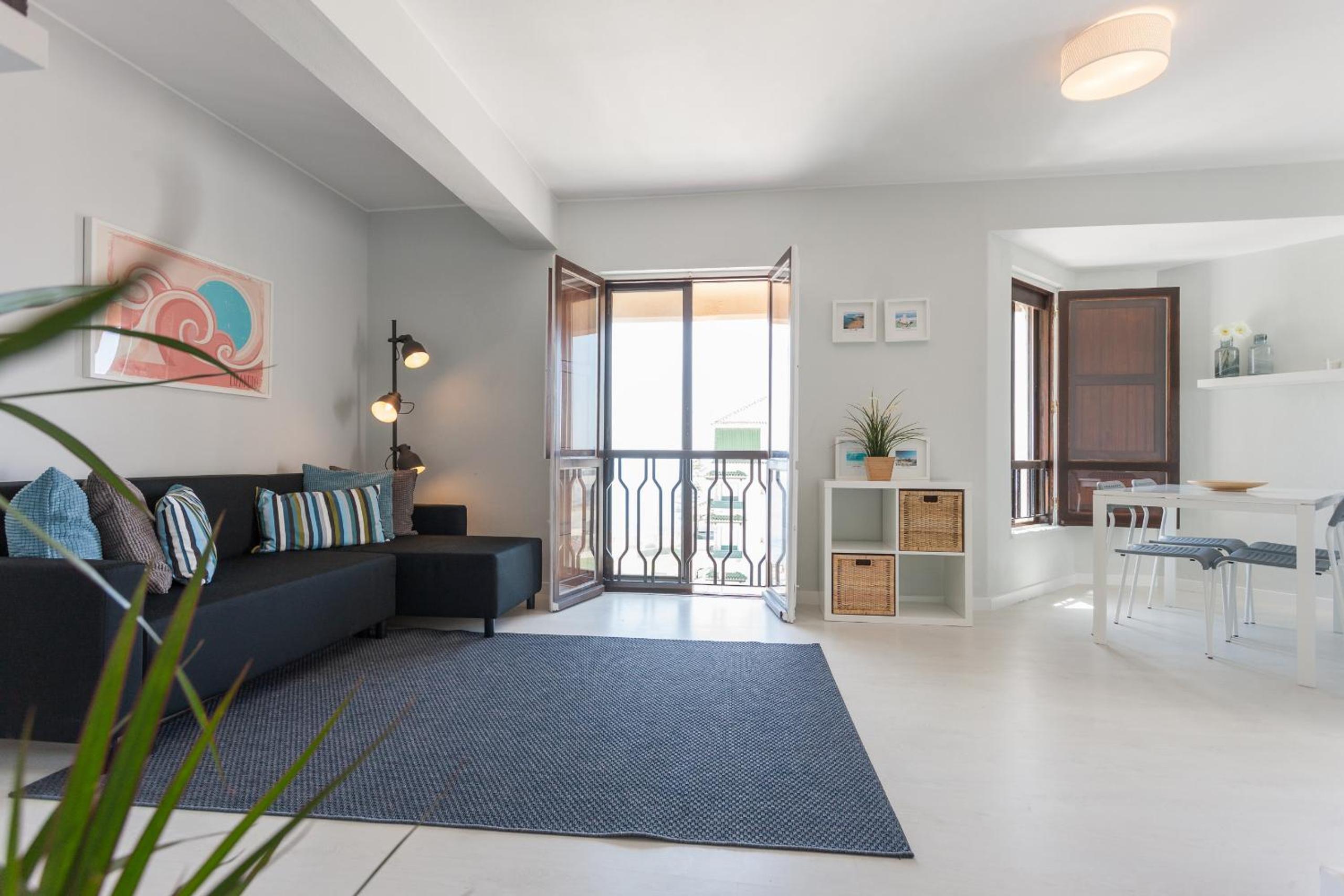 Two-Bedroom Apartment - Photo 2