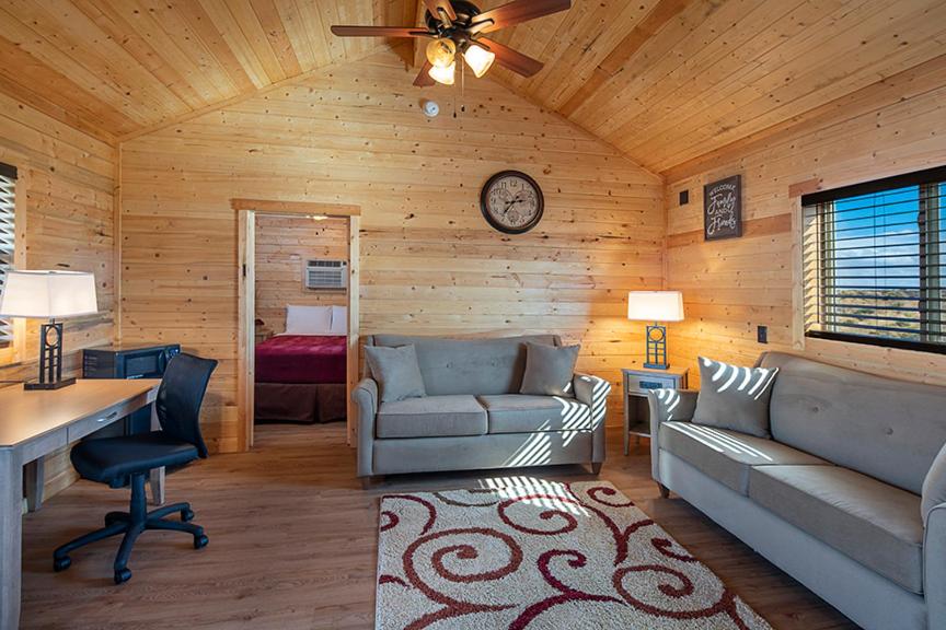 Two-Bedroom Suite photo 3