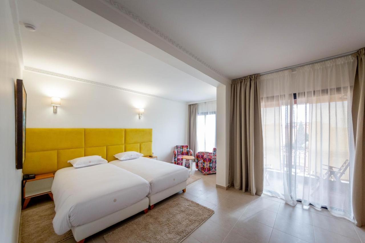 Deluxe Double Room - Photo 13