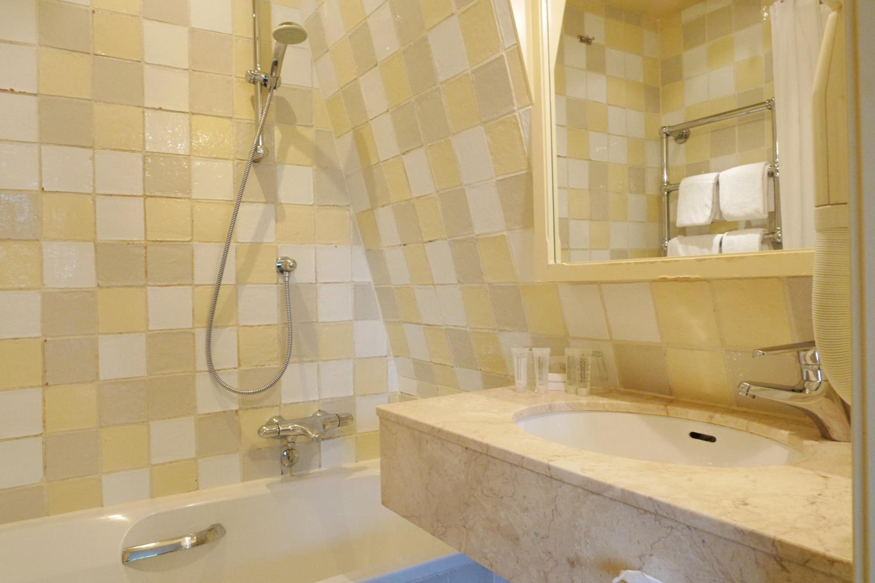 Deluxe Twin Room - Photo 6