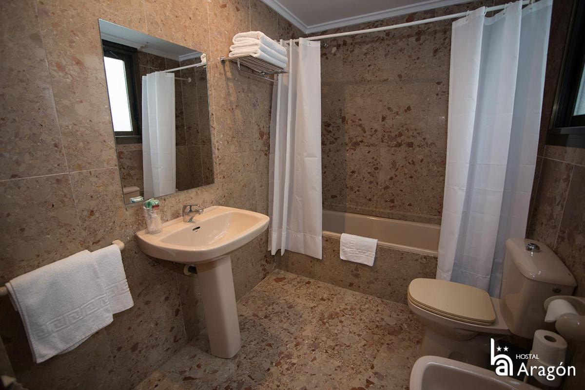 Double or Twin Room - Photo 6