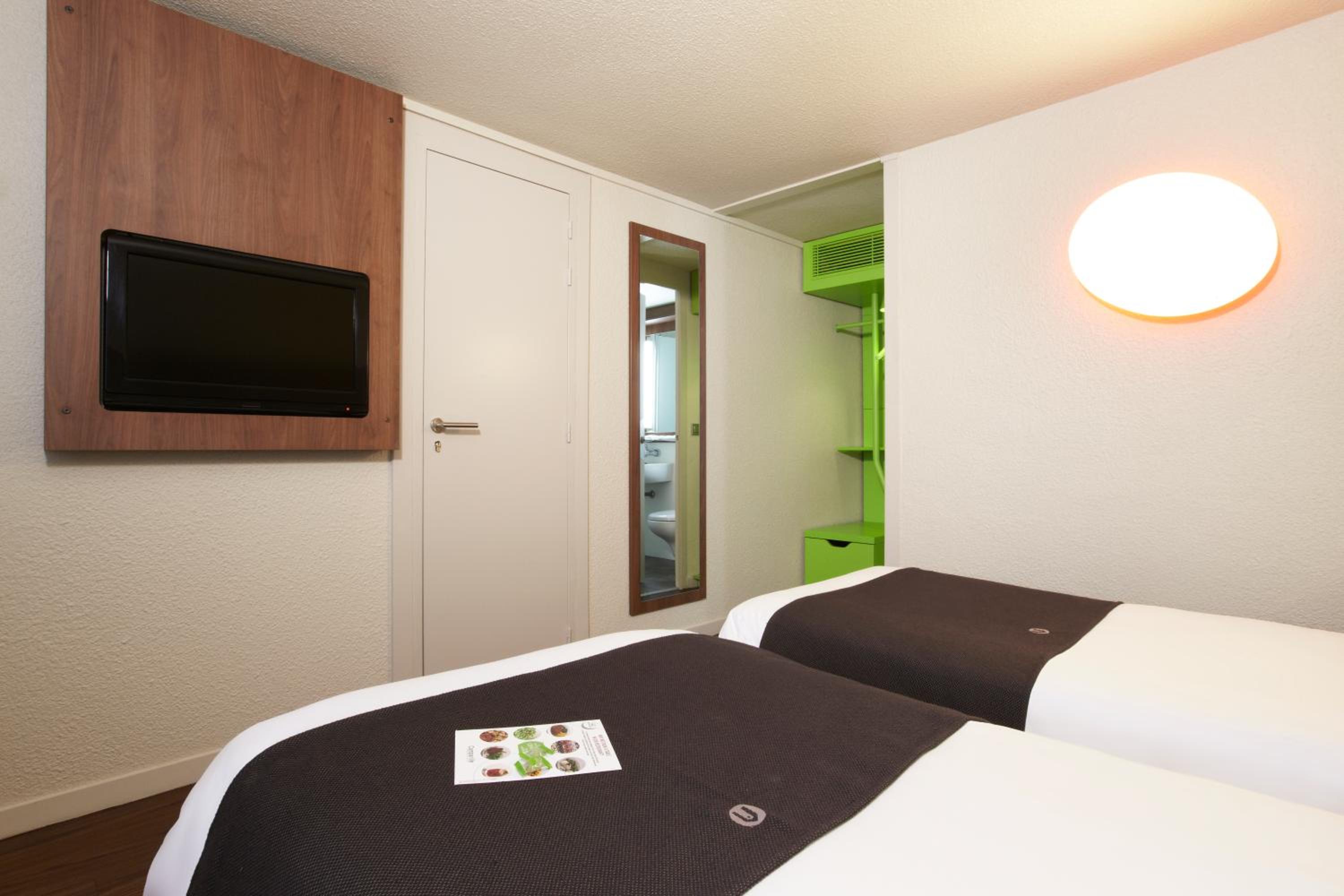 Standard Twin Room - Photo 1
