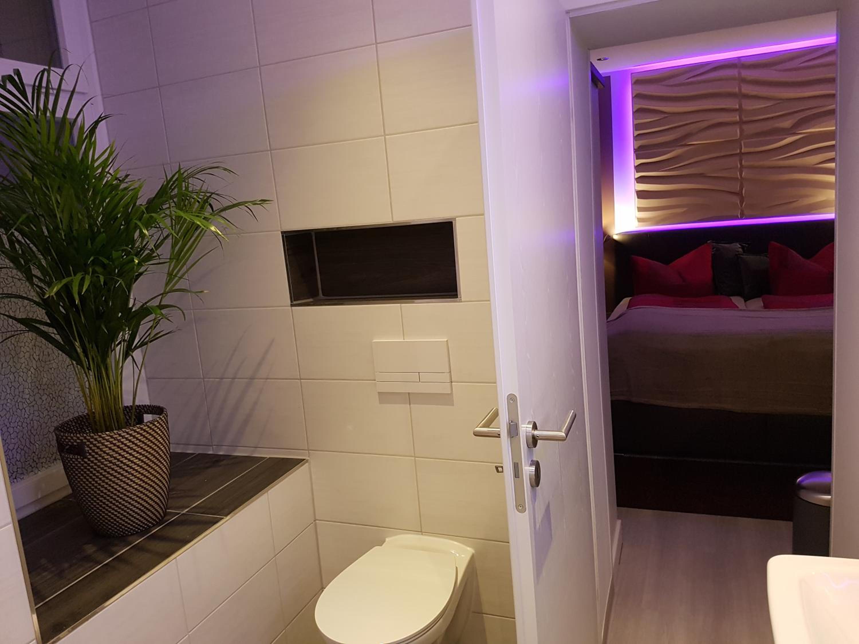 Deluxe Double Room with Shower photo 3