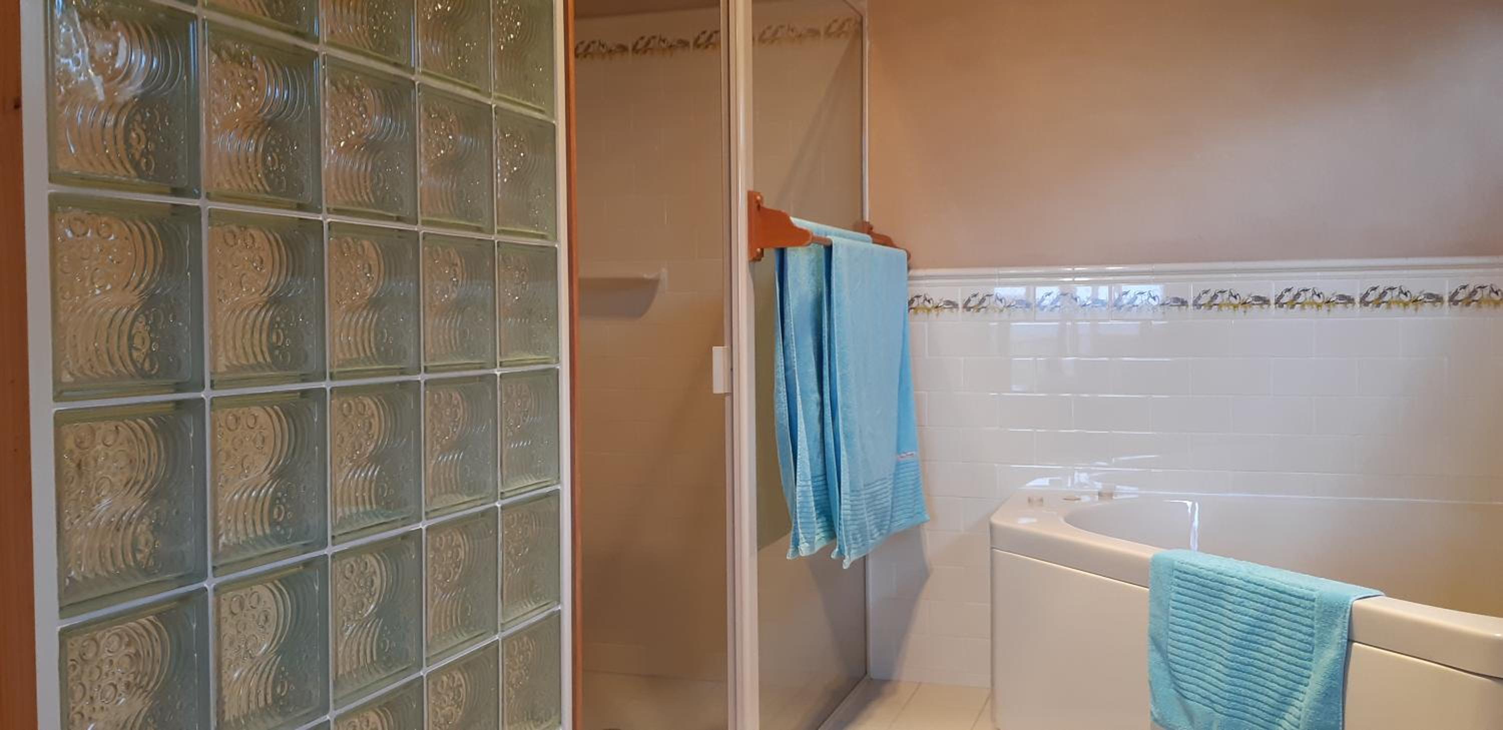 Deluxe Queen Suite