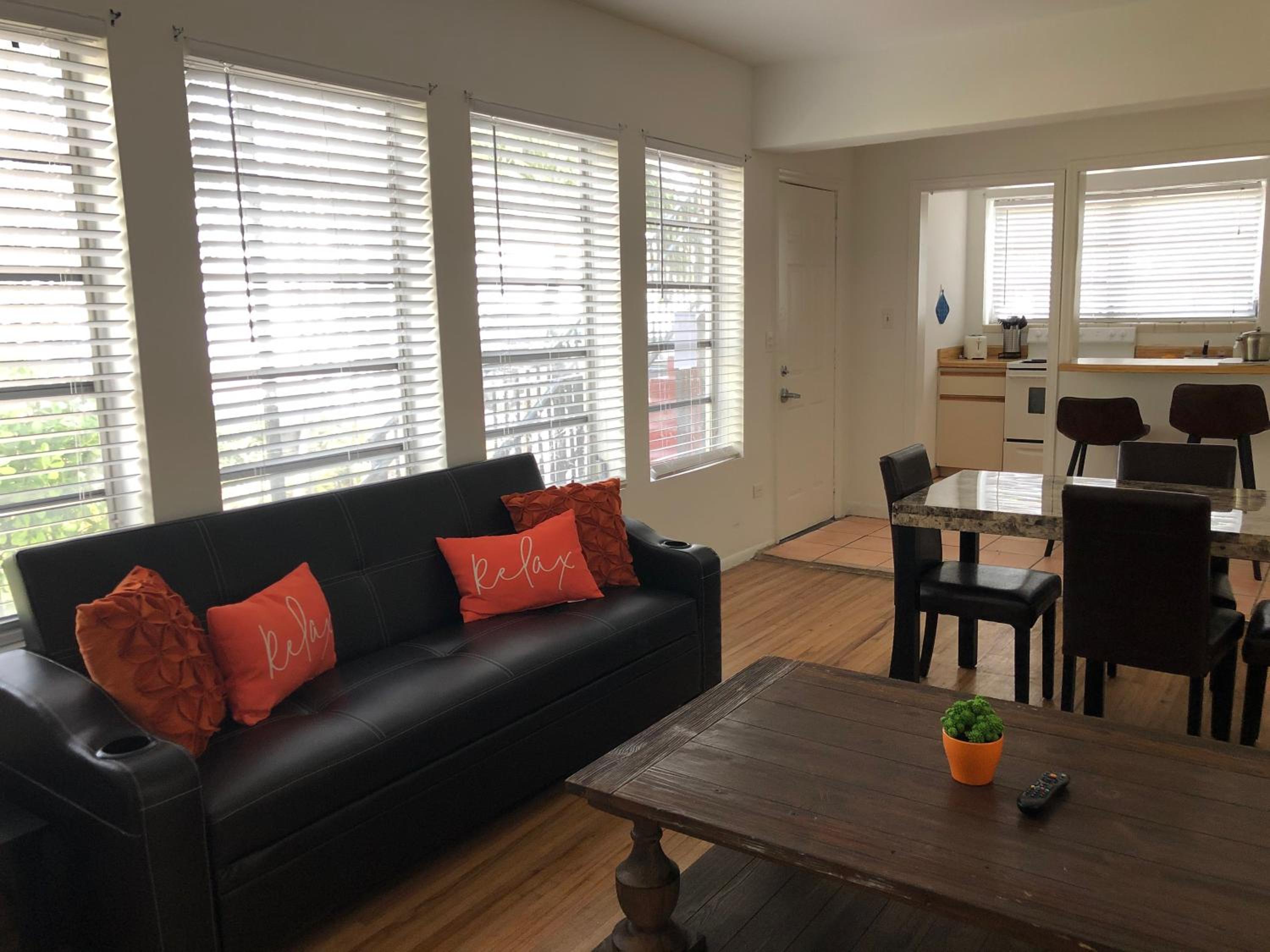 Two Bedrooms Family Apartment with Kitchenette - Free Parking - Photo 16