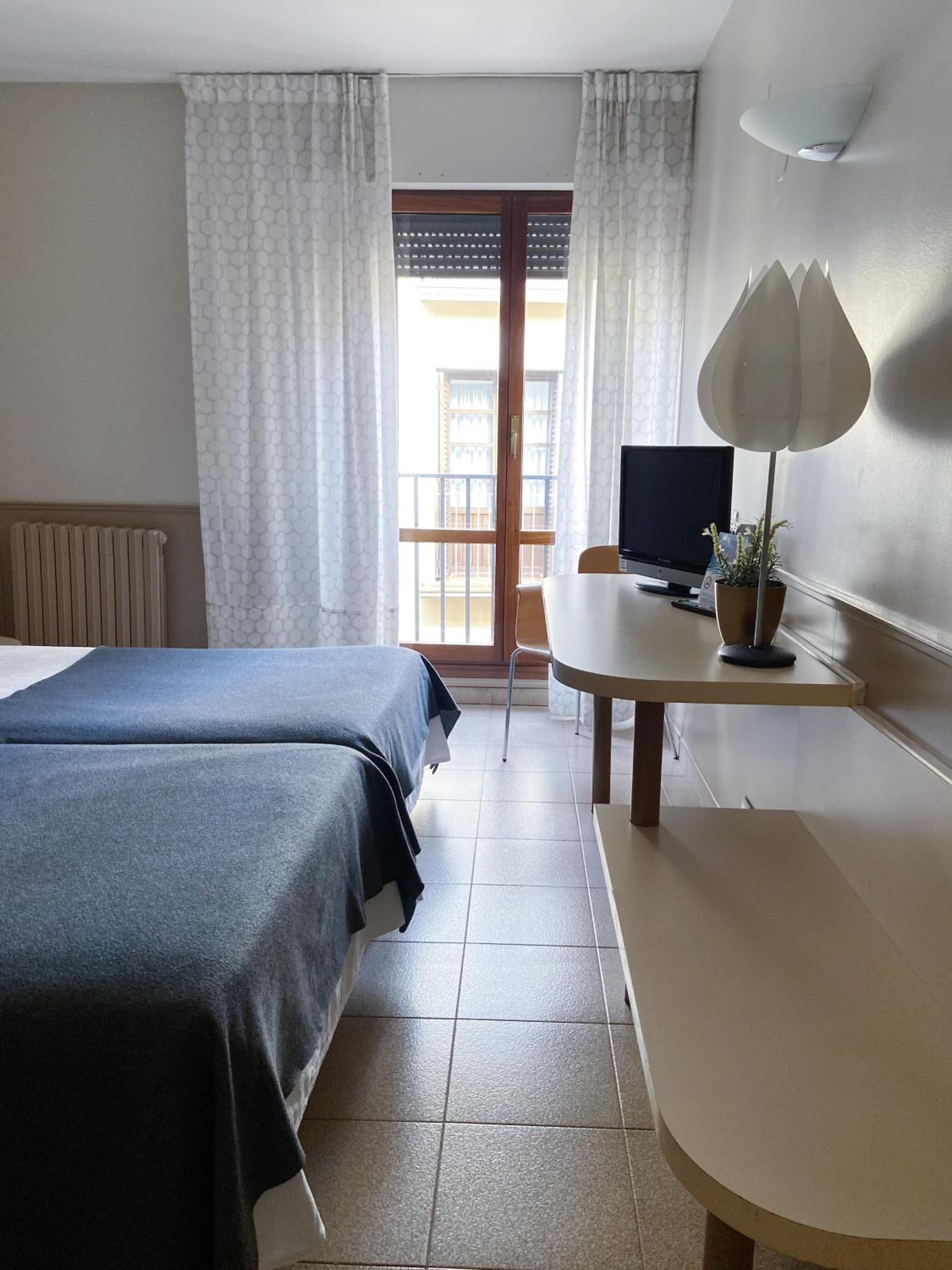Double or Twin Room - Photo 2
