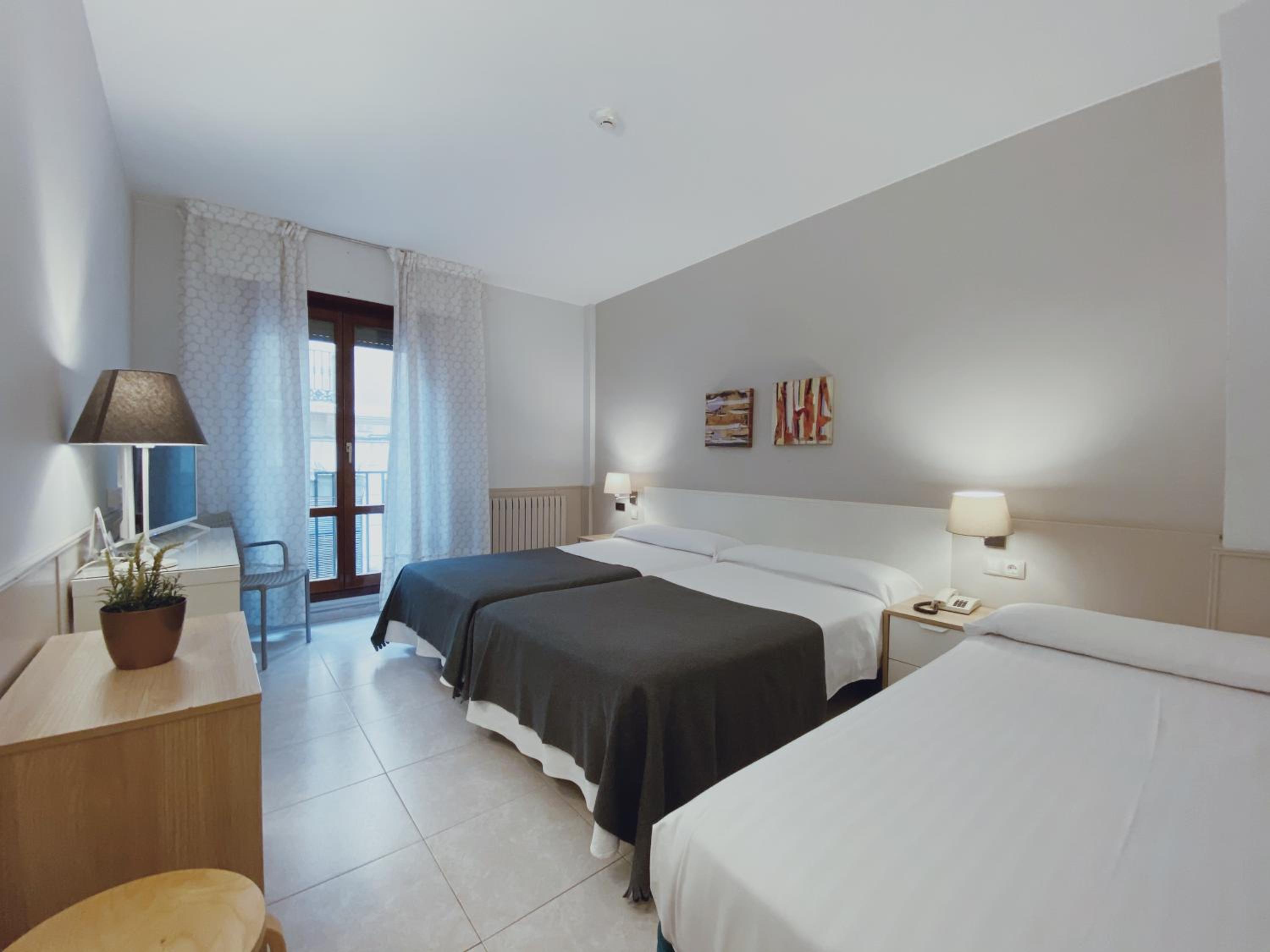 Triple Room - Photo 6