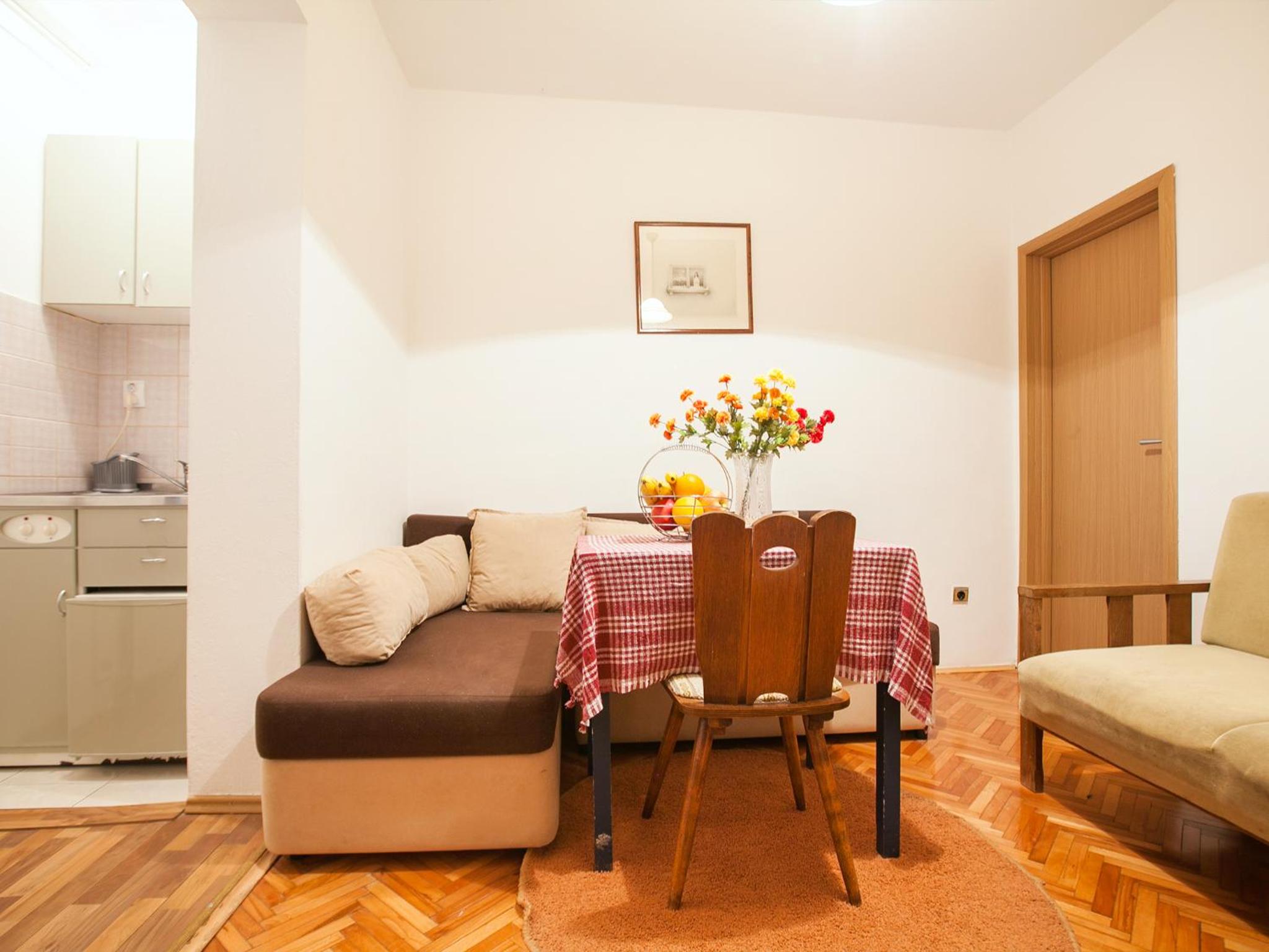 One-Bedroom Apartment photo 1